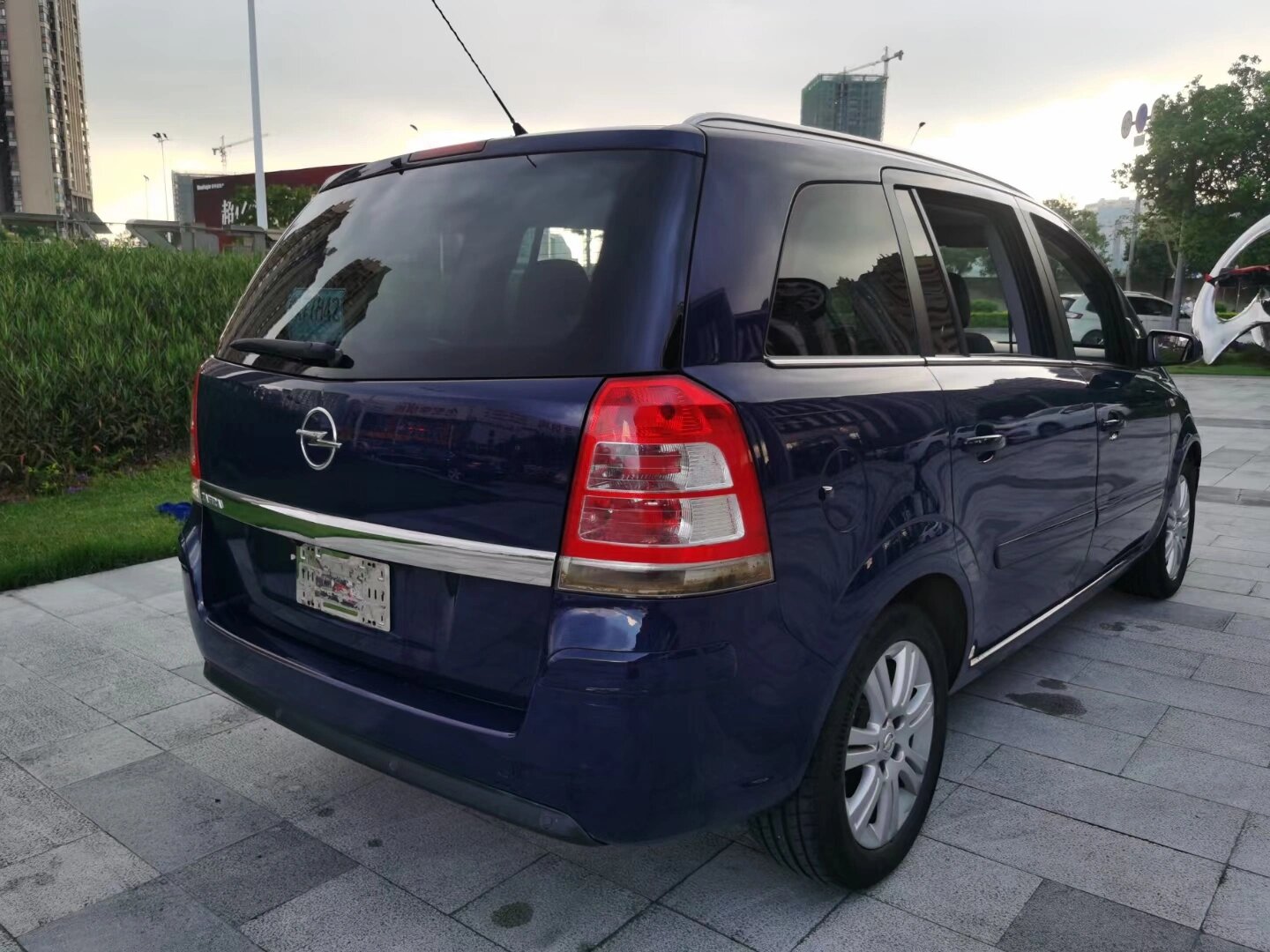 3万就可以买下的小众德国商务车 2013年欧宝赛飞利7座小型商务车,1.