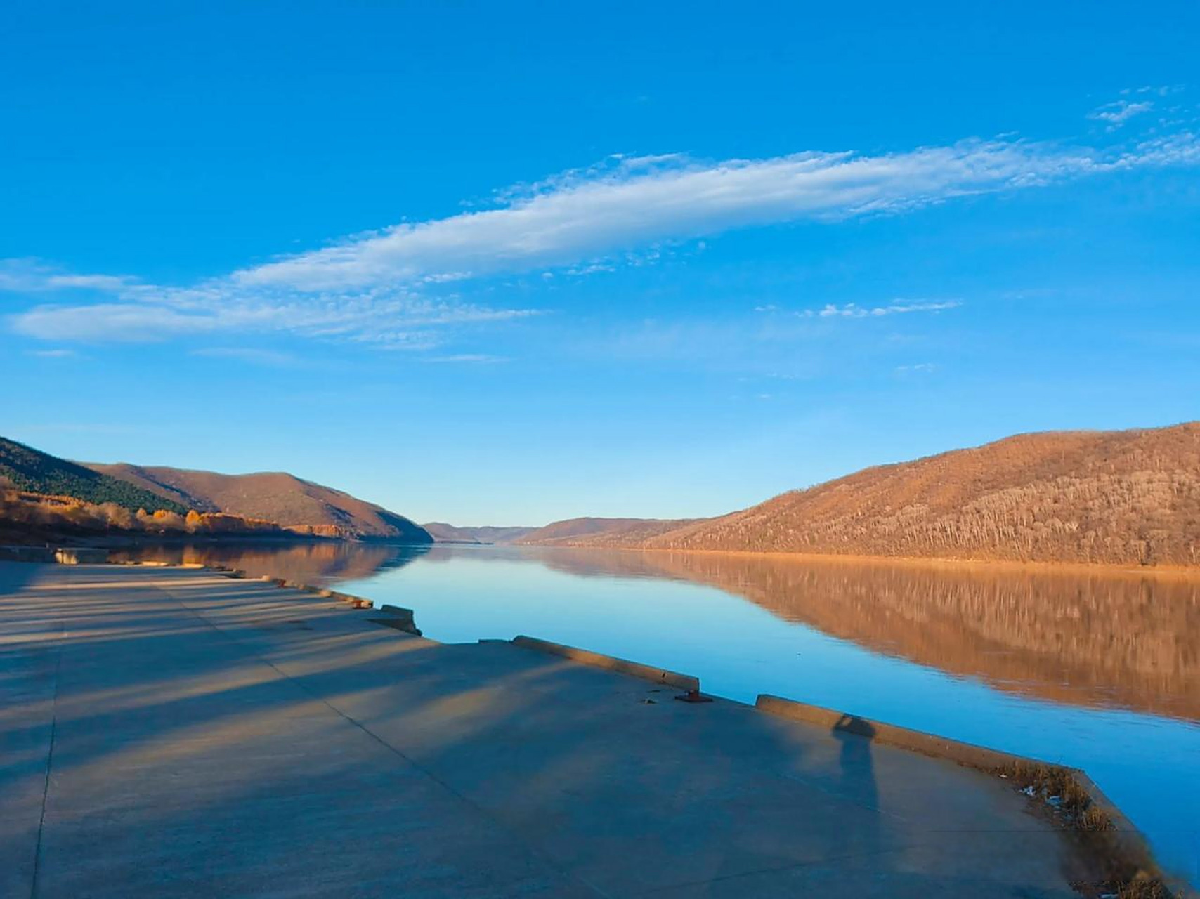 黑龙江鹤岗萝北太平沟aaaa国家森林自然风景区,依山傍水山清水秀的