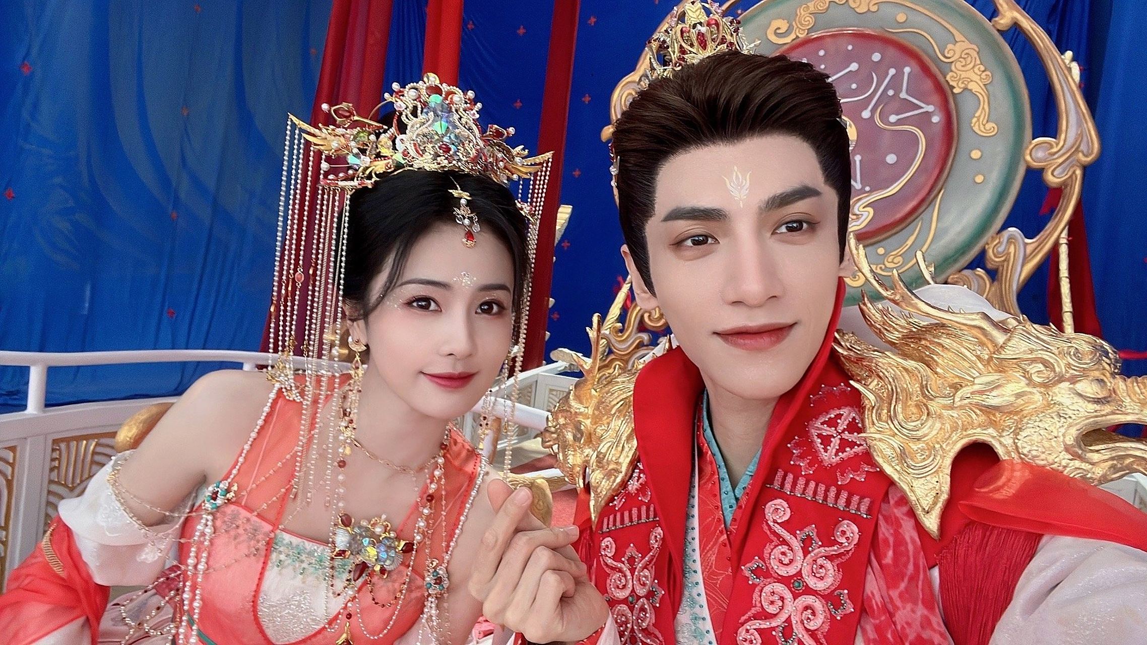 罗云熙白鹿晒长月烬明大婚照##罗云熙白鹿互评二婚好甜# omo!