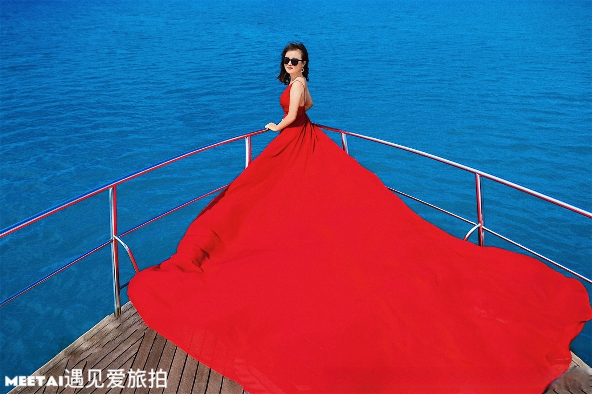 婚纱照# 四月,去三亚拍了套游艇婚纱照 爱情 总会在不经意间悄悄搅儋