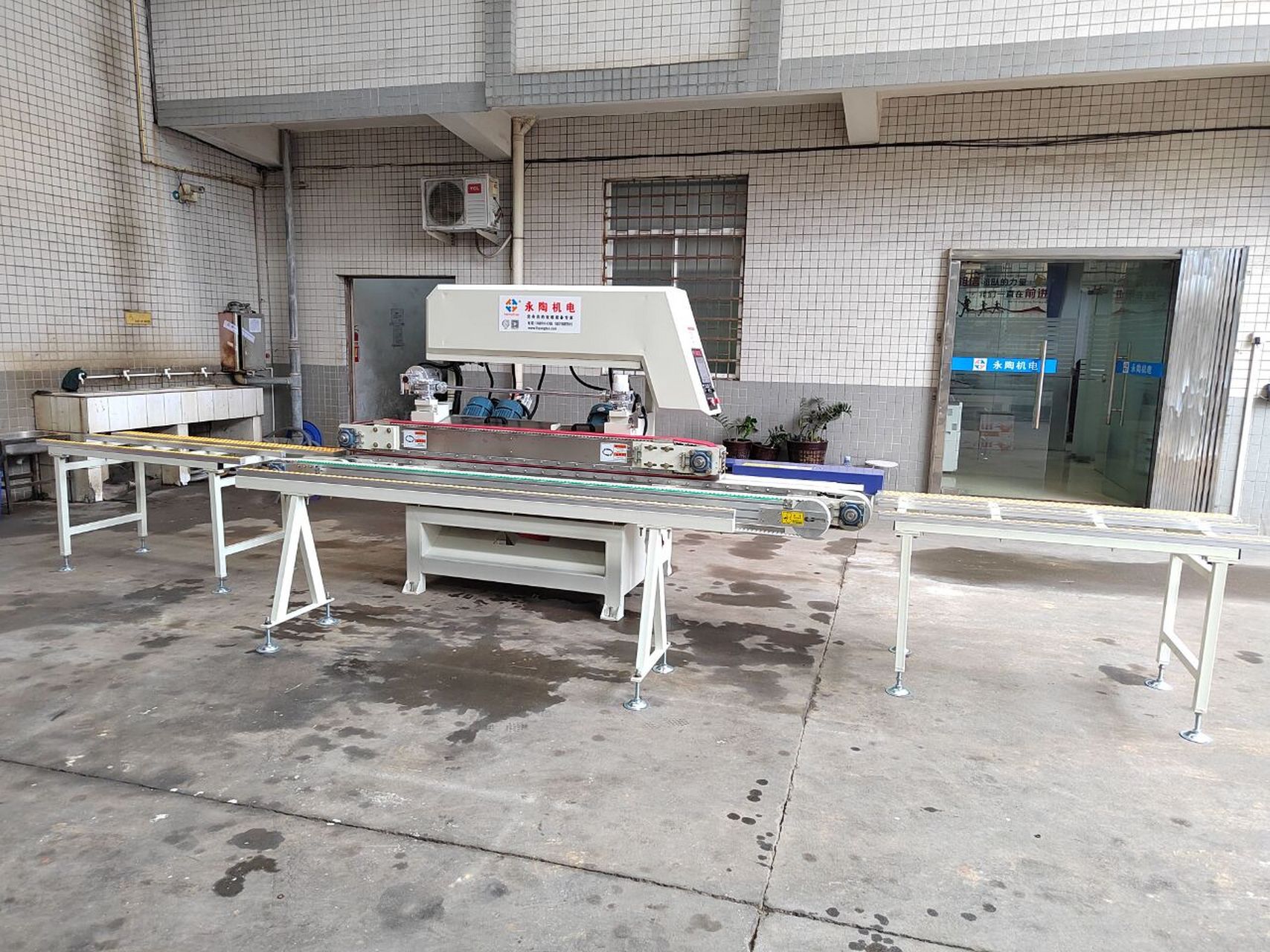 岩板45度倒角机的优势 岩板45度倒角机的优势: 永陶岩板45度倒角机是