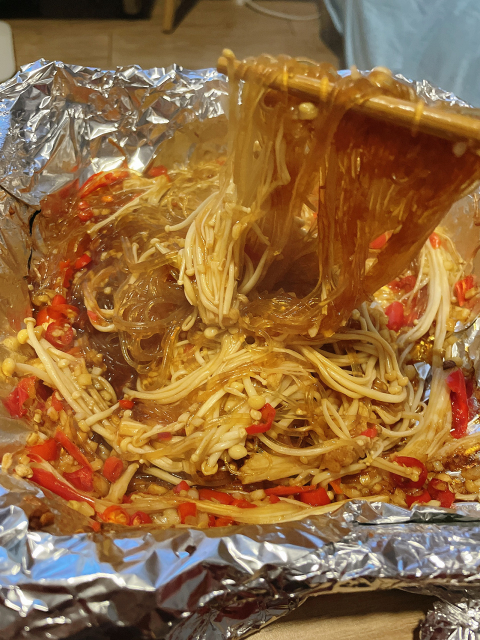 低脂又好饱的烤箱锡纸粉丝金针菇!