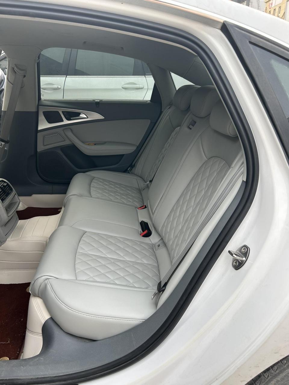 唯美专业汽车真皮座椅.奥迪a6灰色菱形格纳帕真皮座椅,门板