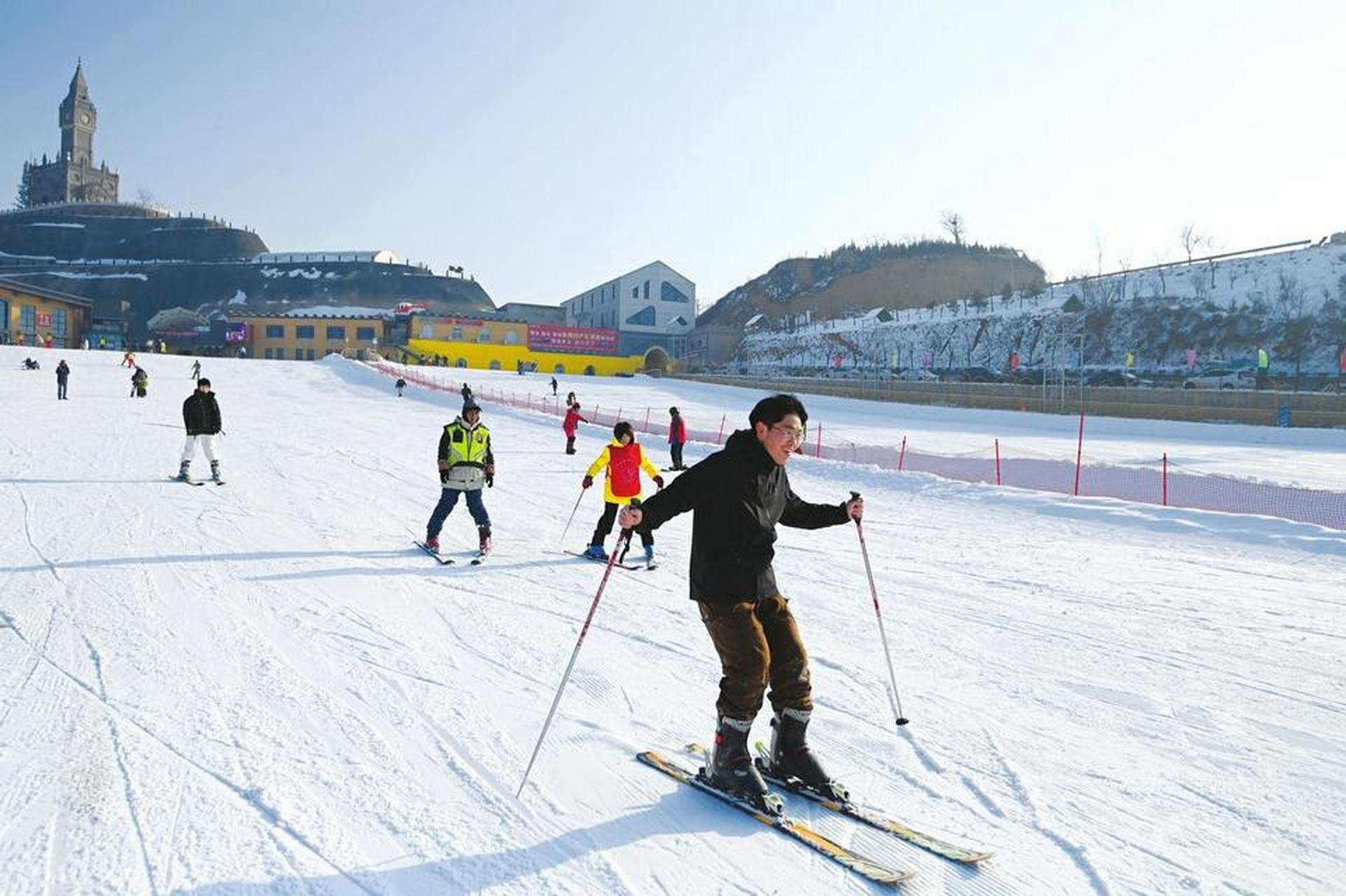 太原采薇庄园滑雪图片