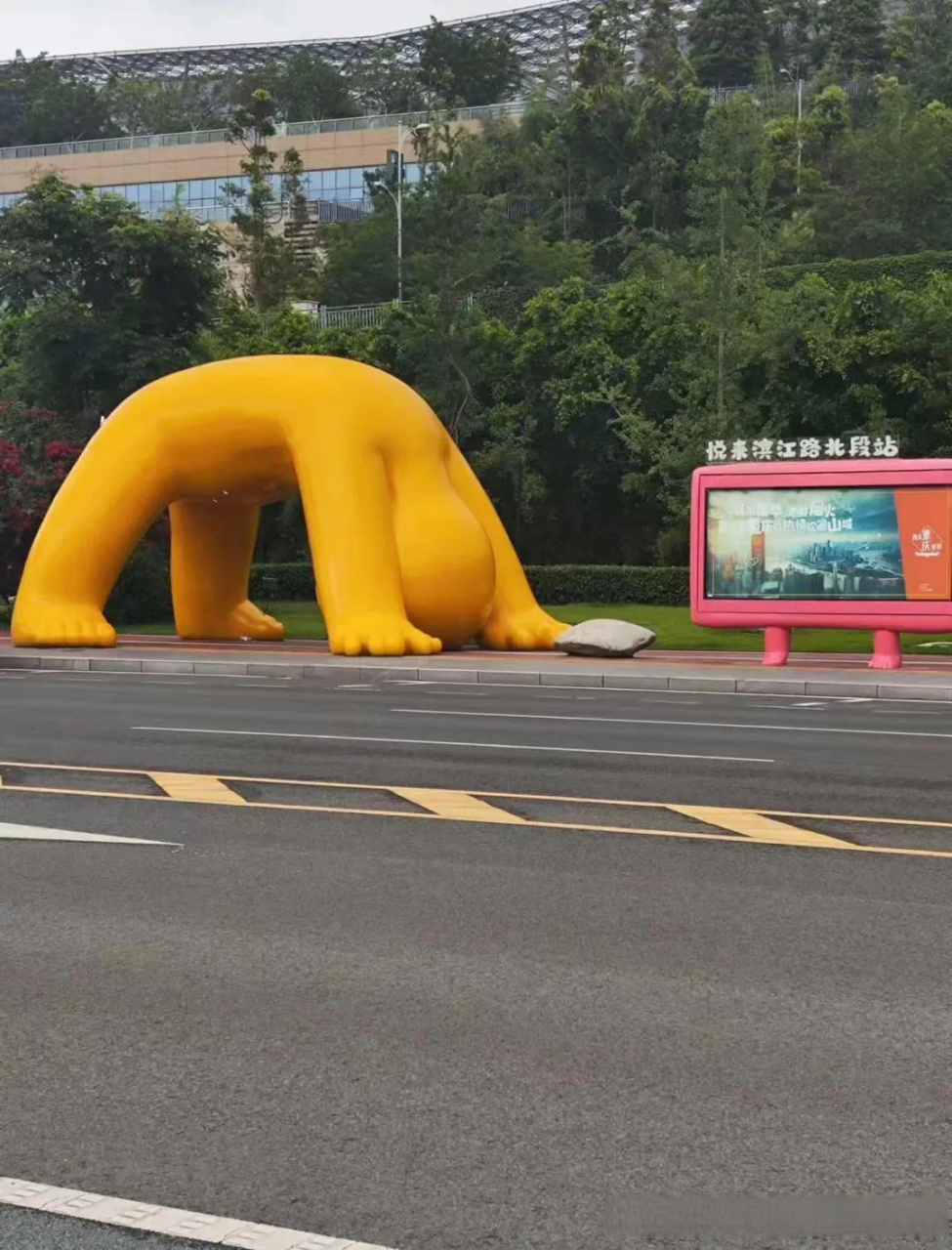 重庆的公交站台应该榜上有名 创意候车亭 创意公交站台 公交候车亭