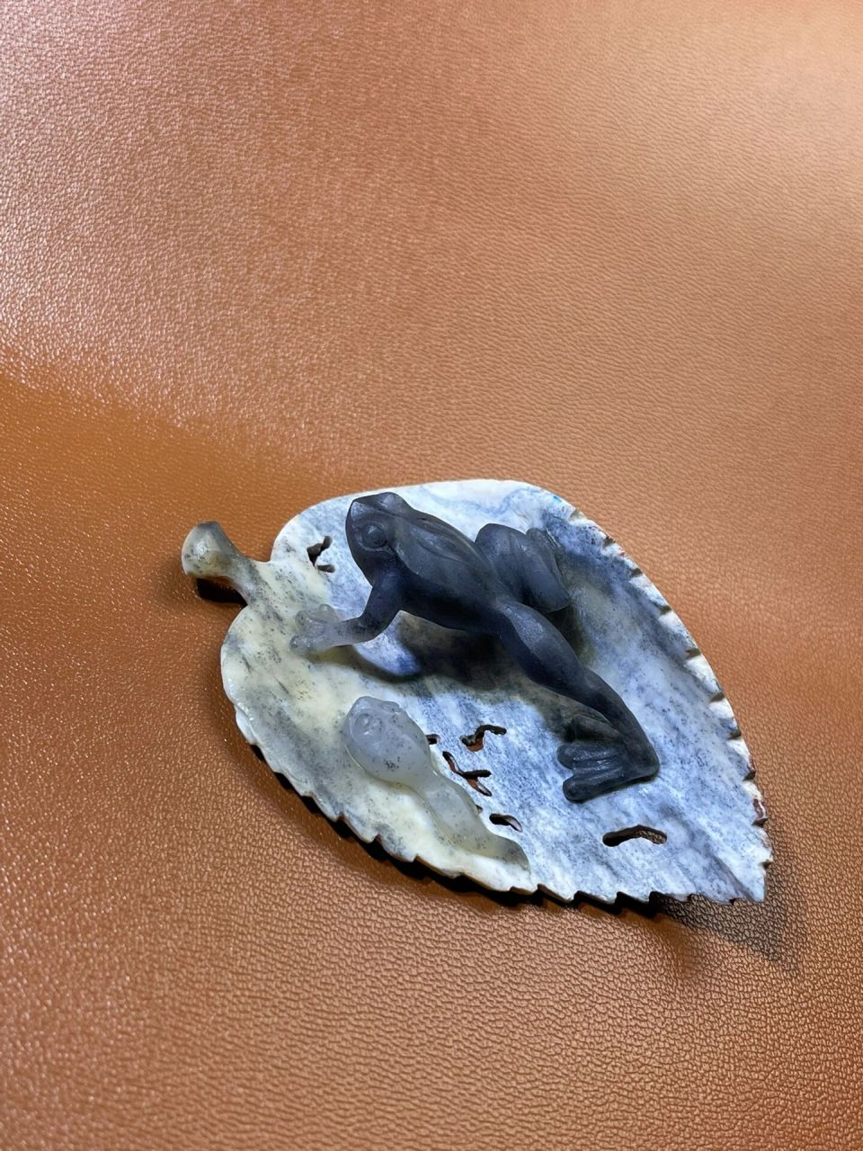 青花山料多产自与青海格尔木叶城,青花籽料则产自于新疆卡拉喀什河