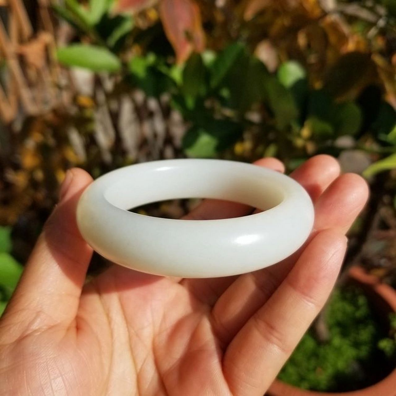 新疆和田玉于田于阗山料羊脂白镯,2w,可入 内径:53.