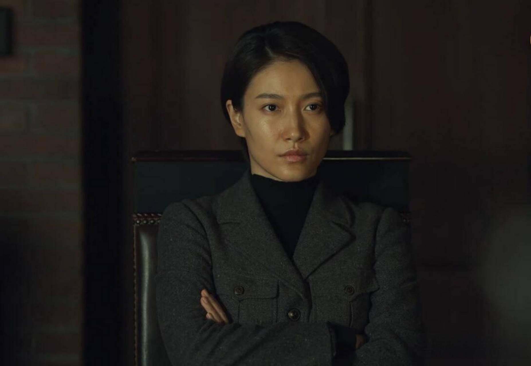 靳东王志文的新剧《无间》中有一位女演员,名字叫啜妮.