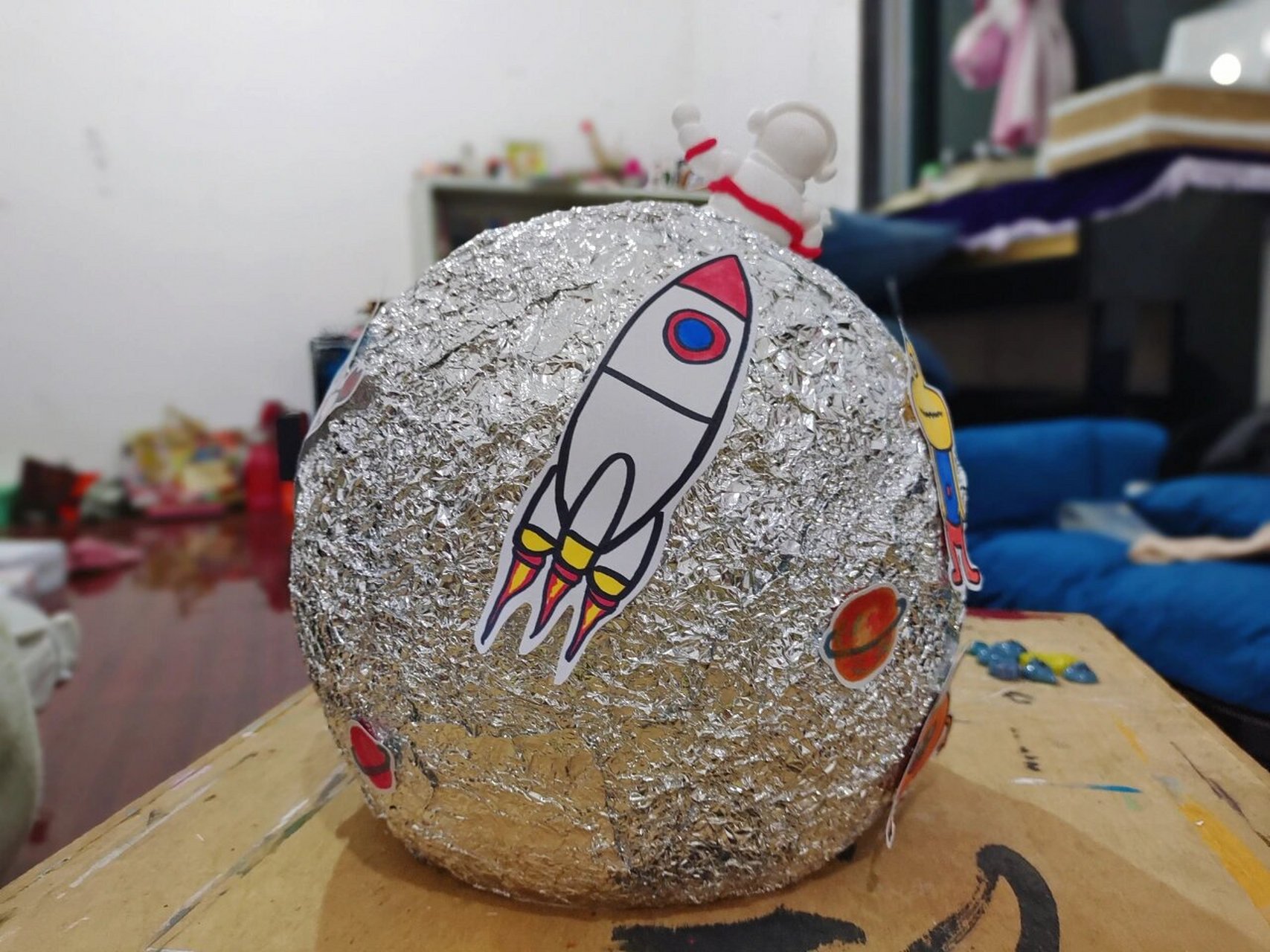 手工太空帽制作宇航员