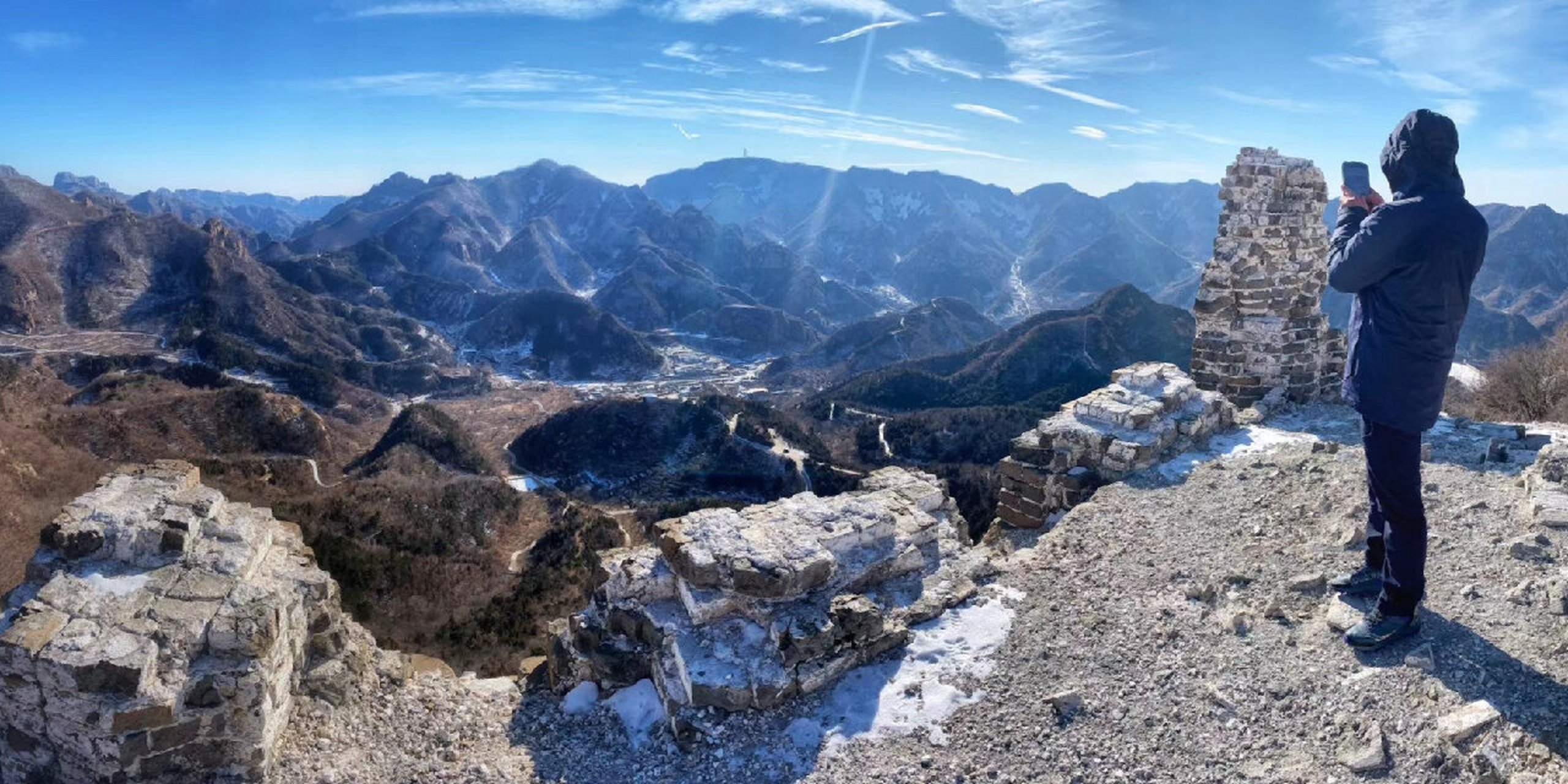 免费的长城,热情的村民 	 9015玻璃台位于北京平谷区,为明长城