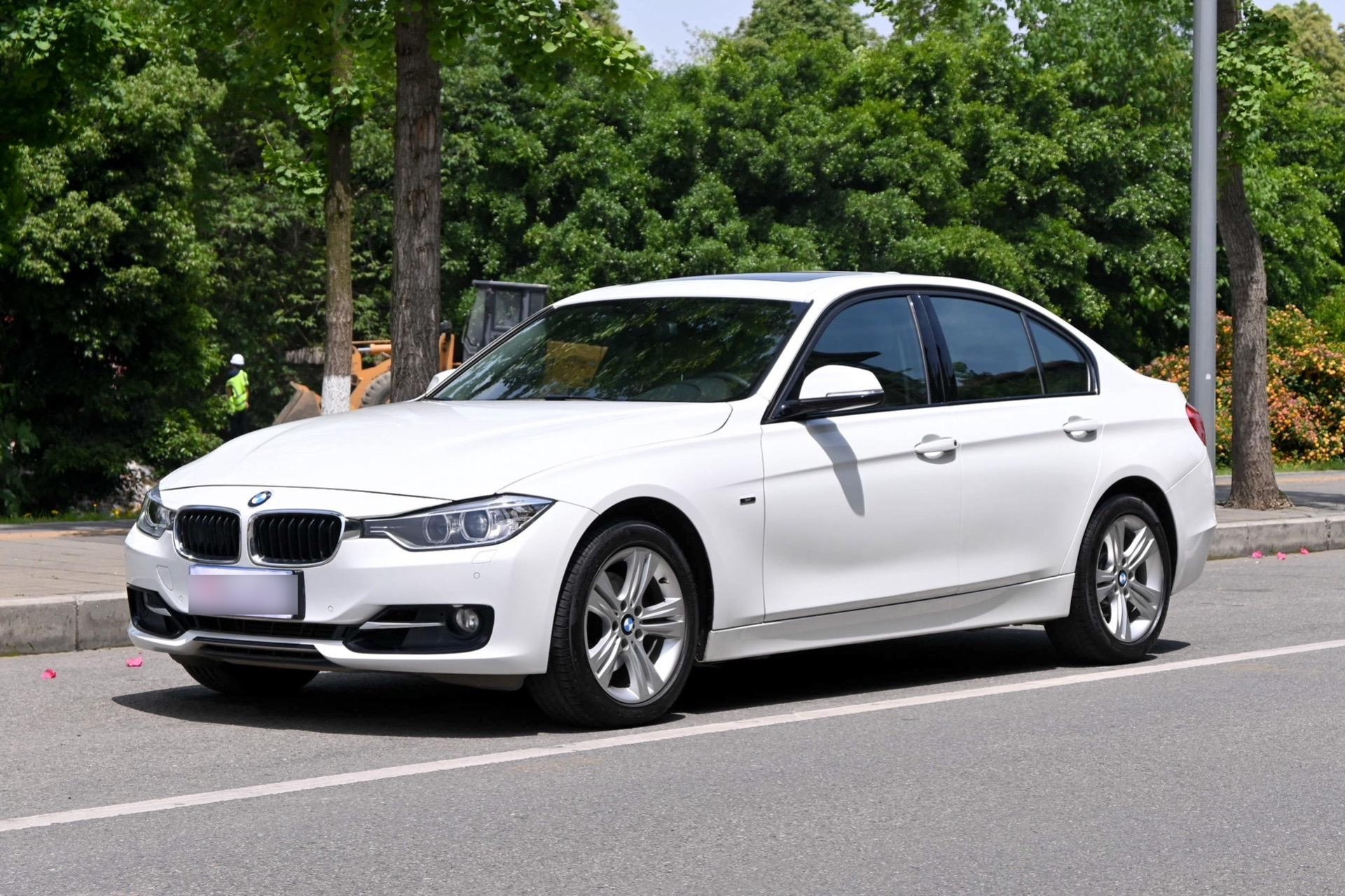 车型:宝马3系 2014款328i xdrive运动设计套装 上牌:2015年7月 表显