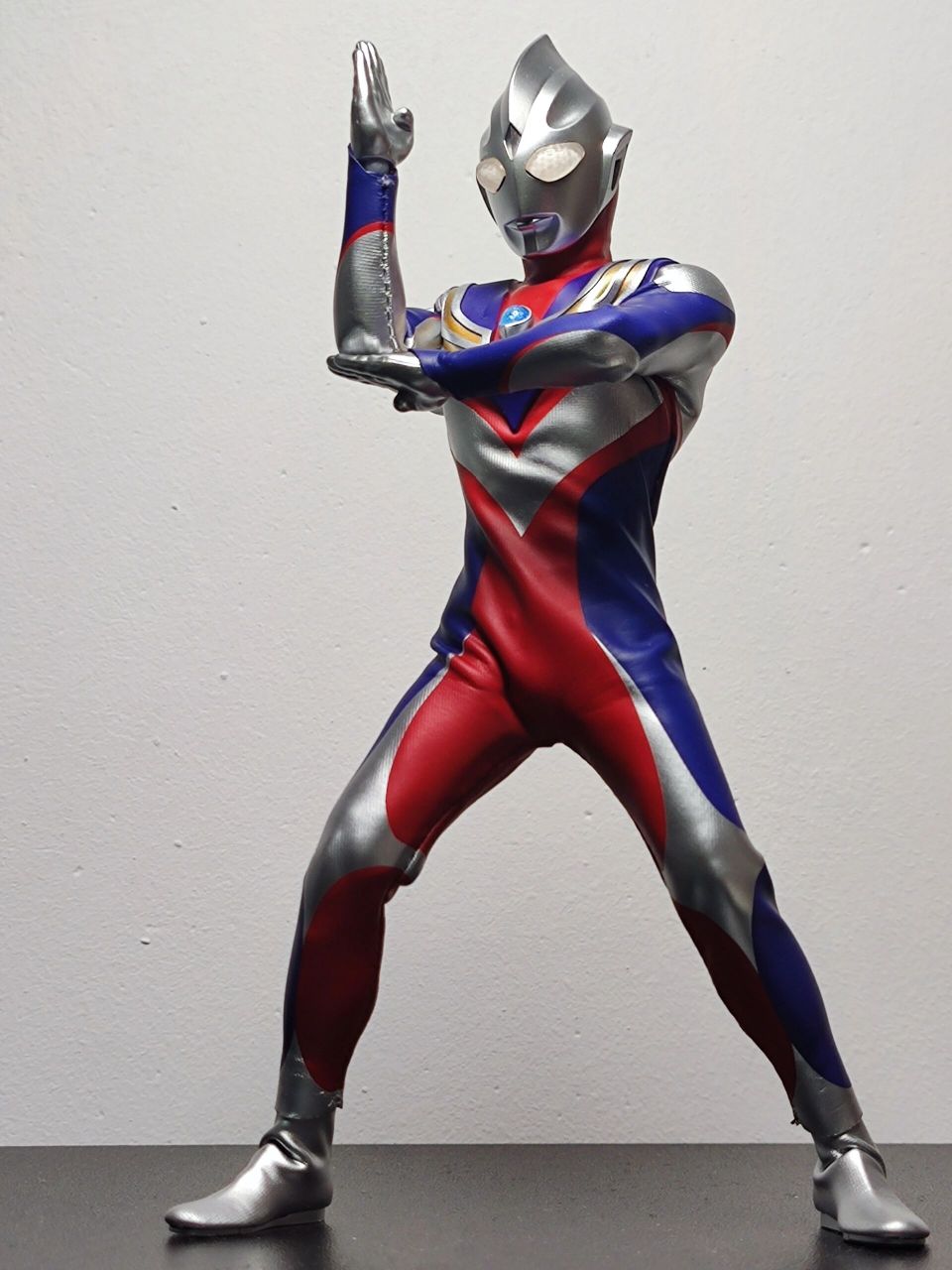 alphamax 迪迦奥特曼 经历四个月的洗礼,尽管头顶磕掉漆背面肩甲开胶