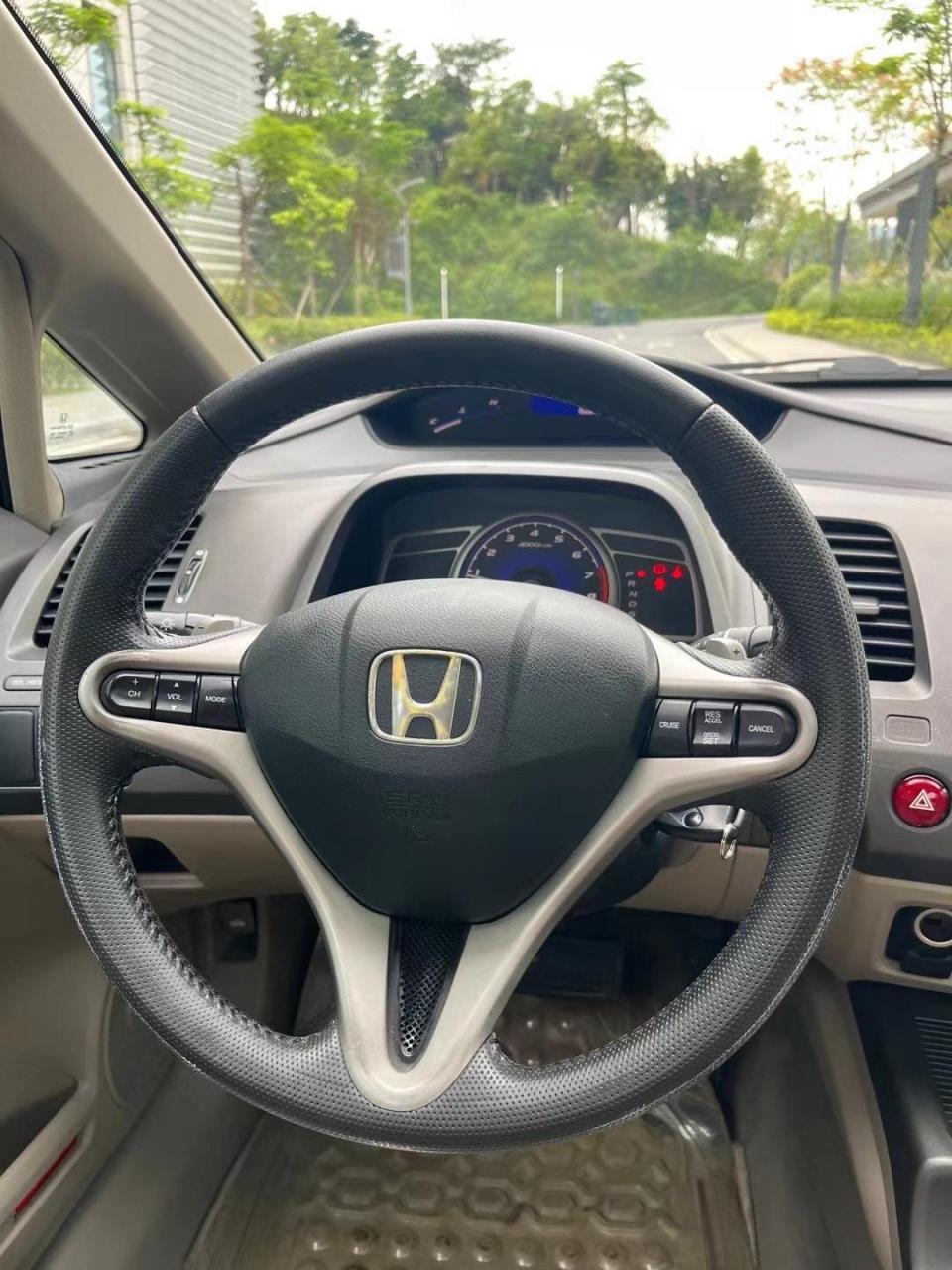本田思域八代半,1.8自动天窗多功能方向盘带换挡拨片最顶配