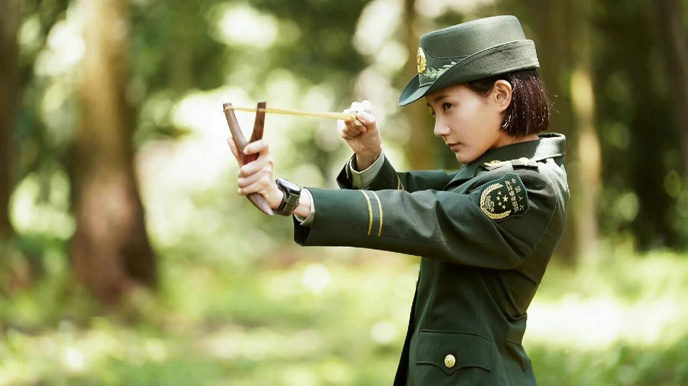 李一桐军装剧照 特战荣耀李一桐的军人形象,让人眼前一亮啊