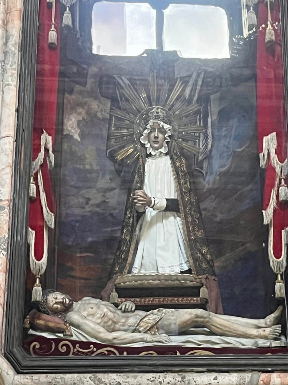 米兰头骨教堂 - 圣贝纳迪诺骸骨教堂 第一次见到真实的人骨, 感觉还挺