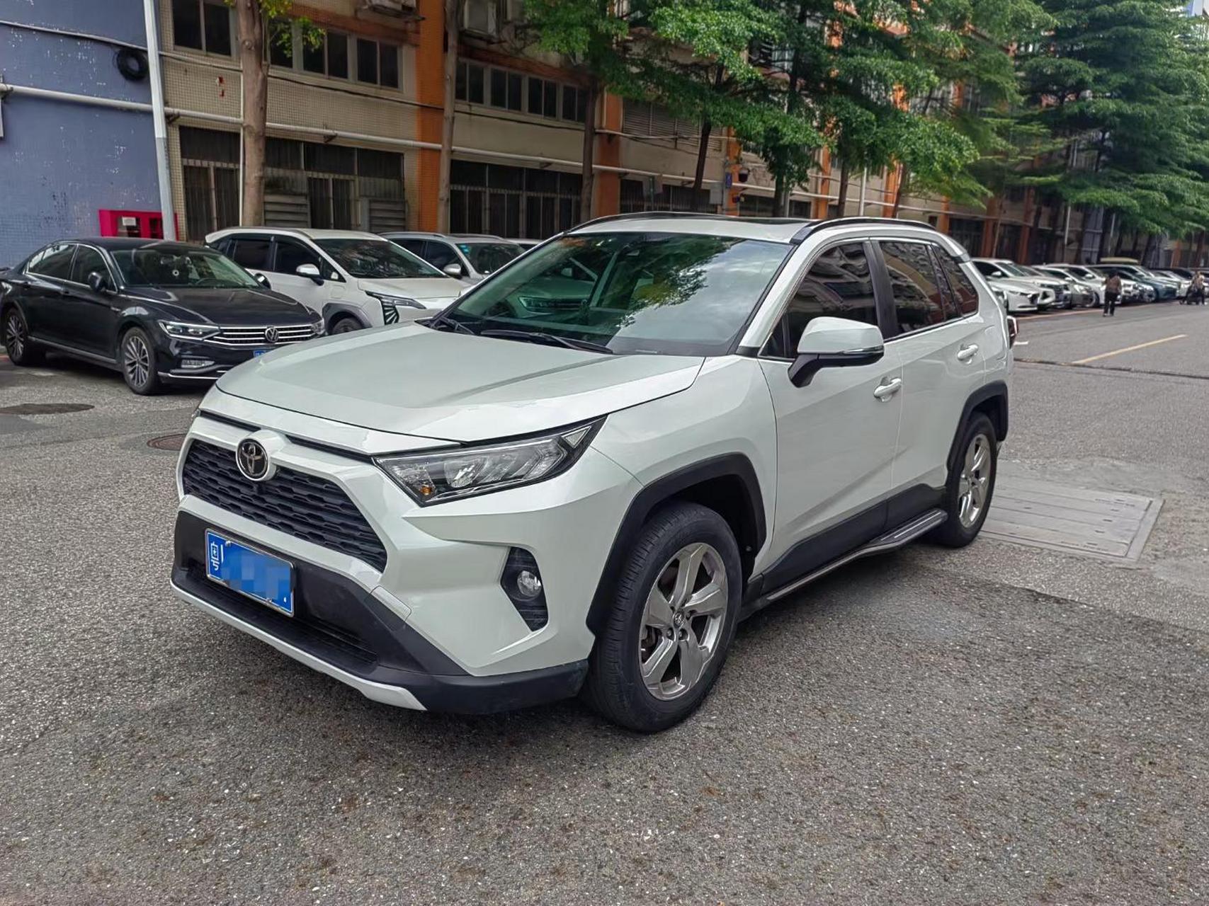 21款21年丰田荣放rav4 两驱风尚plus版 2.