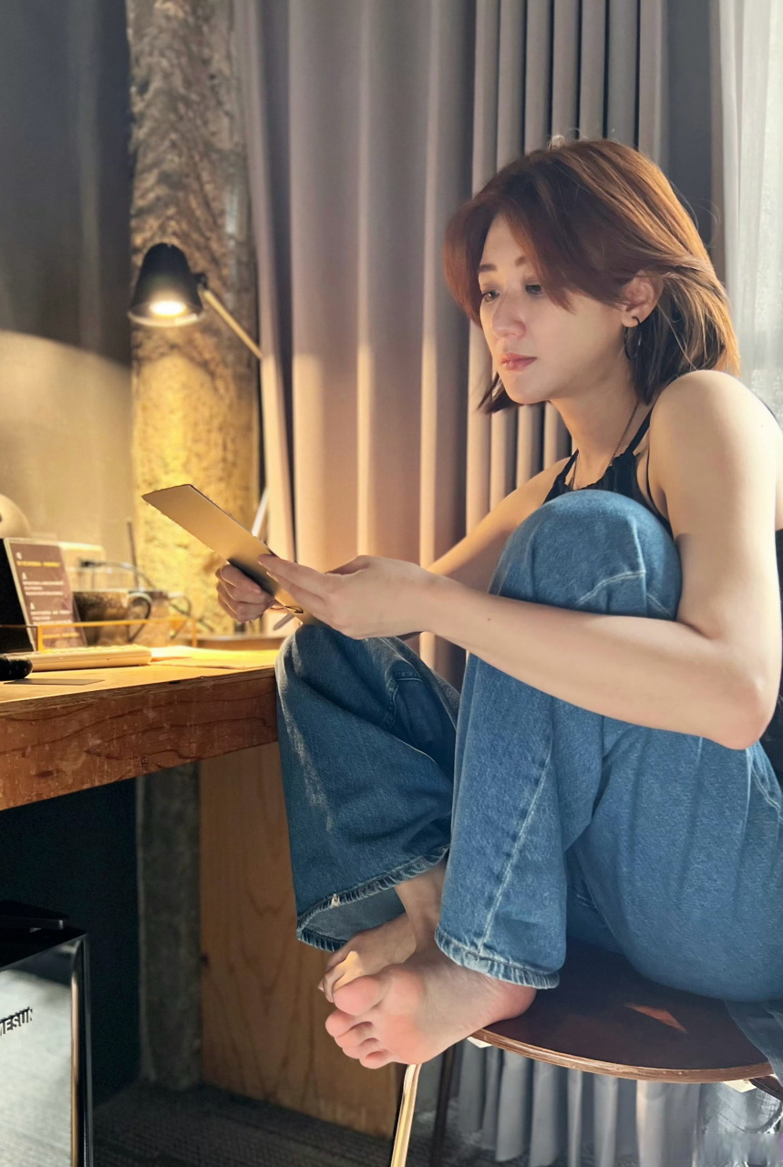 台湾女星林逸欣日常秀美jio06