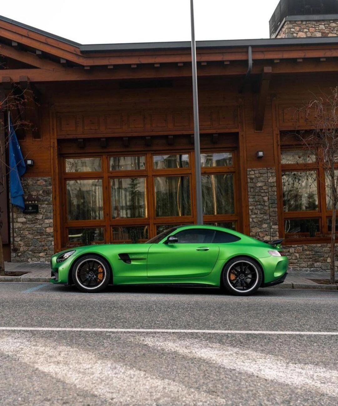 mercedes amg gtr