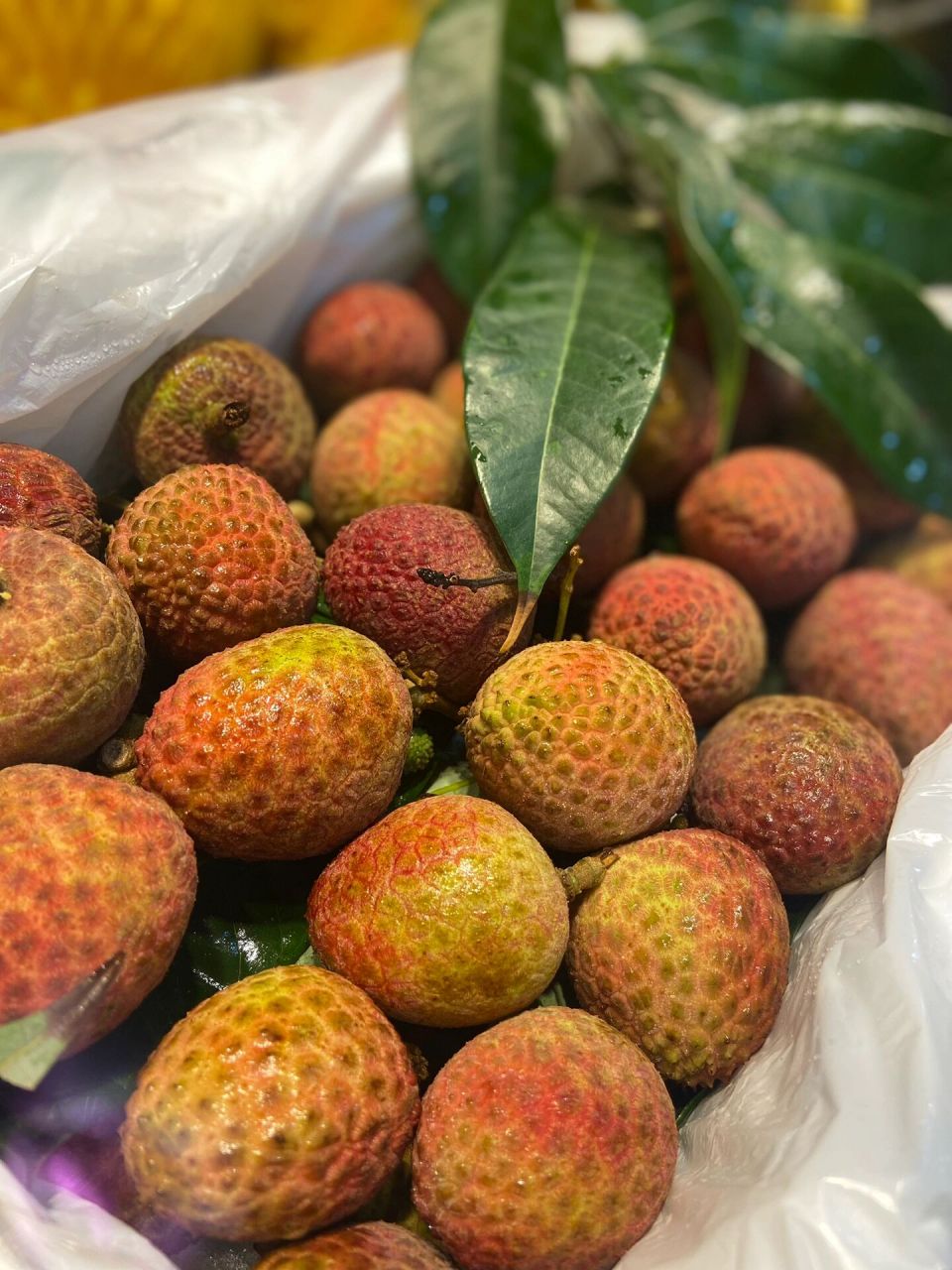 桂花香荔枝文案 入春95第一颗荔枝 桂花香荔枝7615空运抵达