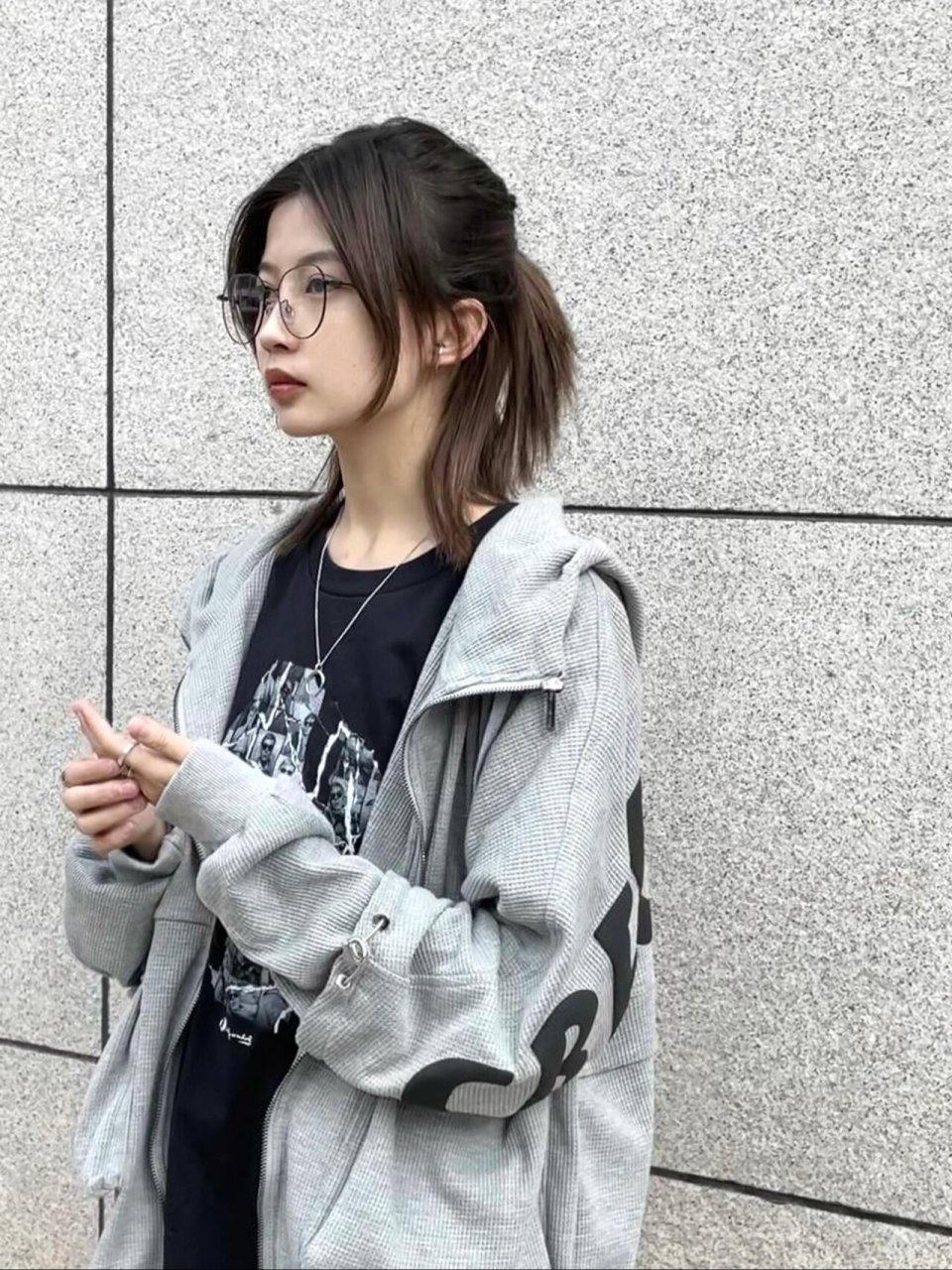 女生短发|鲻鱼头怎么扎 鲻鱼头变长或者不想打理的时候可以扎起来