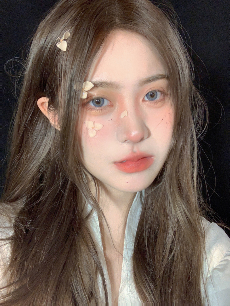 又是一期画中人仿妆,原作是画师 @gua老师画的连翘拟人