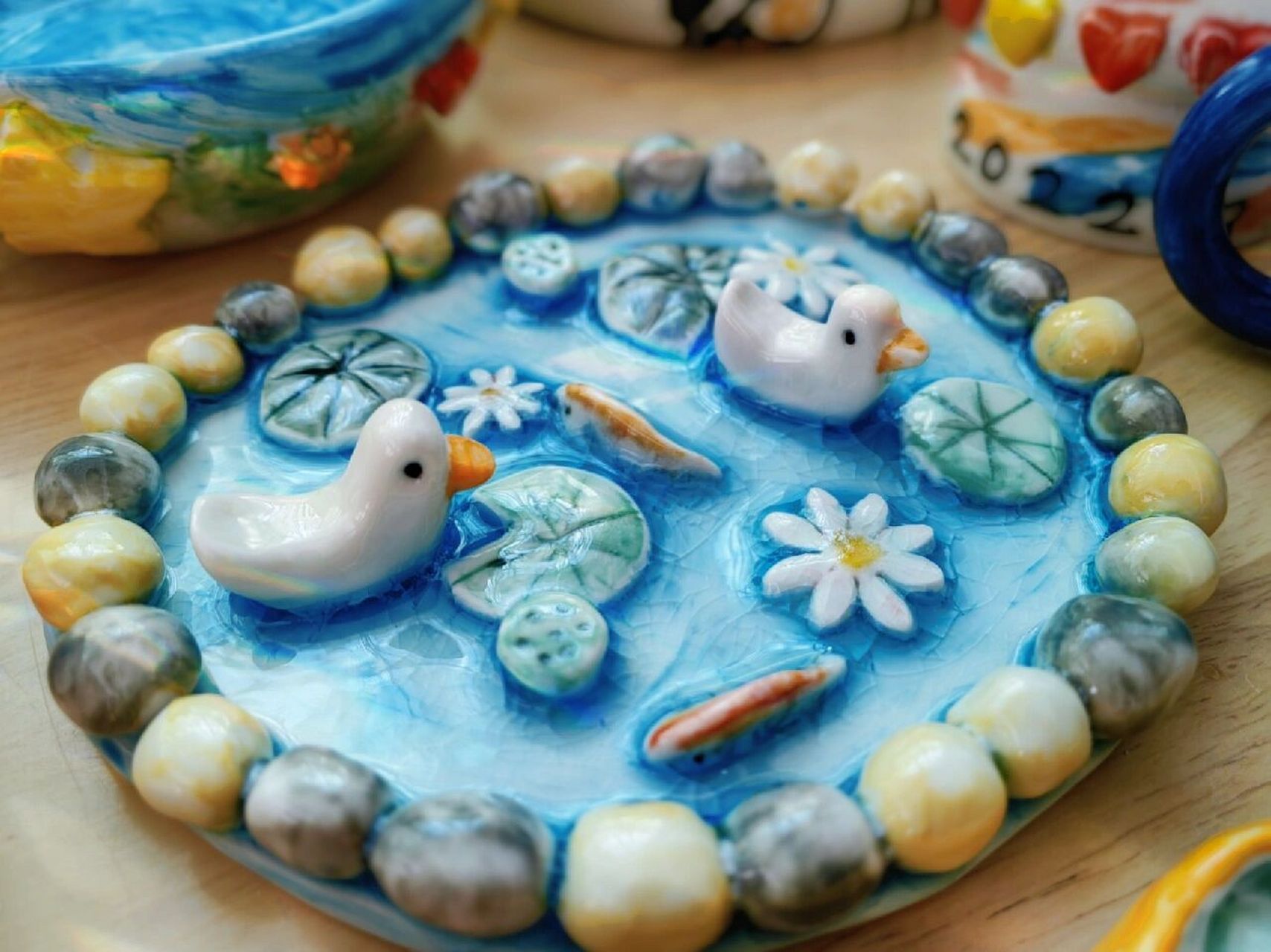 5岁小朋友也能做的陶艺作品 池塘里的小鸭鸭 泥板与手捏技法的结合 擀