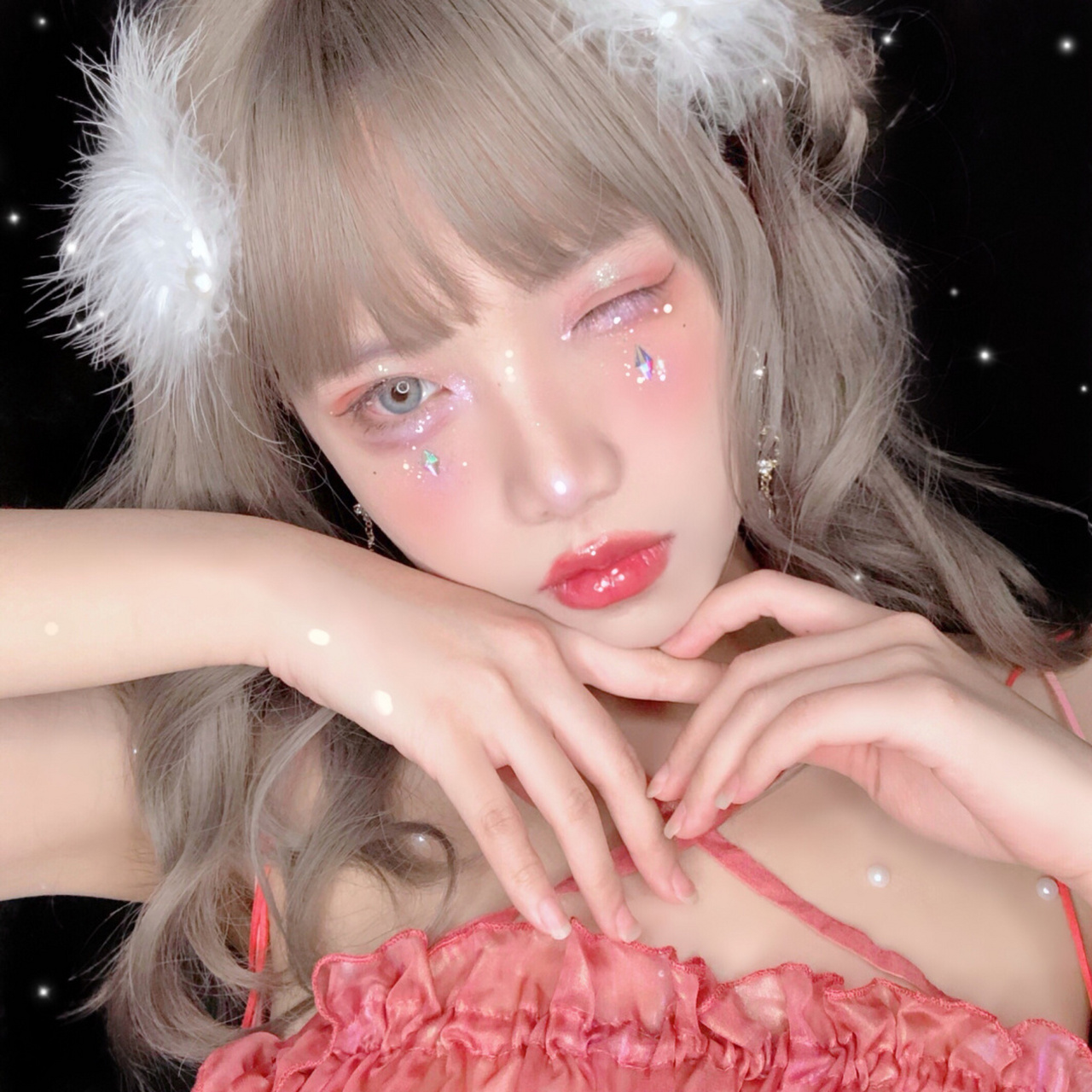 不管是派对还是拍写真 都超吸睛的精灵妆来啦 ————99