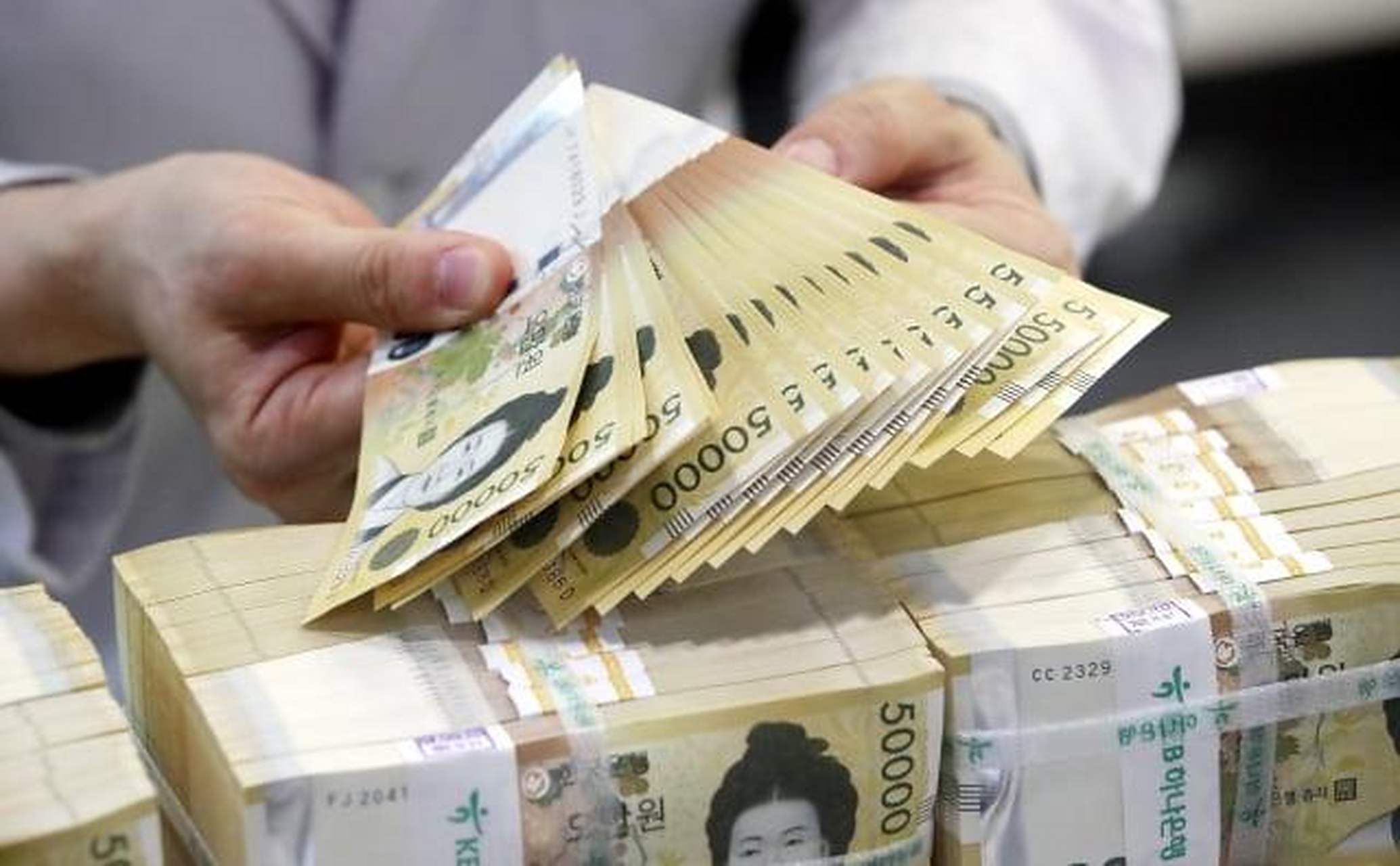 1%的标准是76亿8000万韩元(约合人民币40