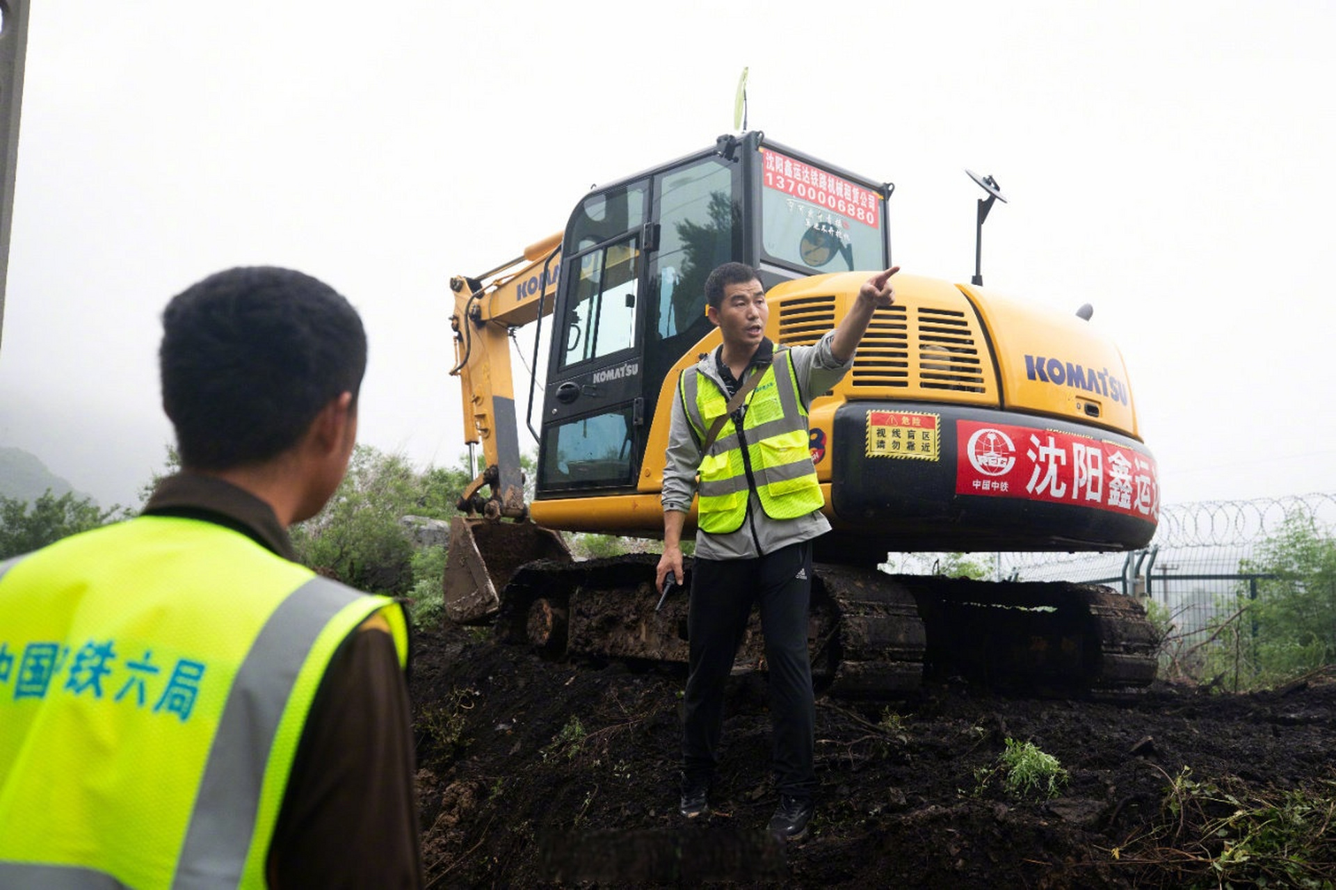 防汛救灾央企行动# 【z180次列车旅客安全转移!