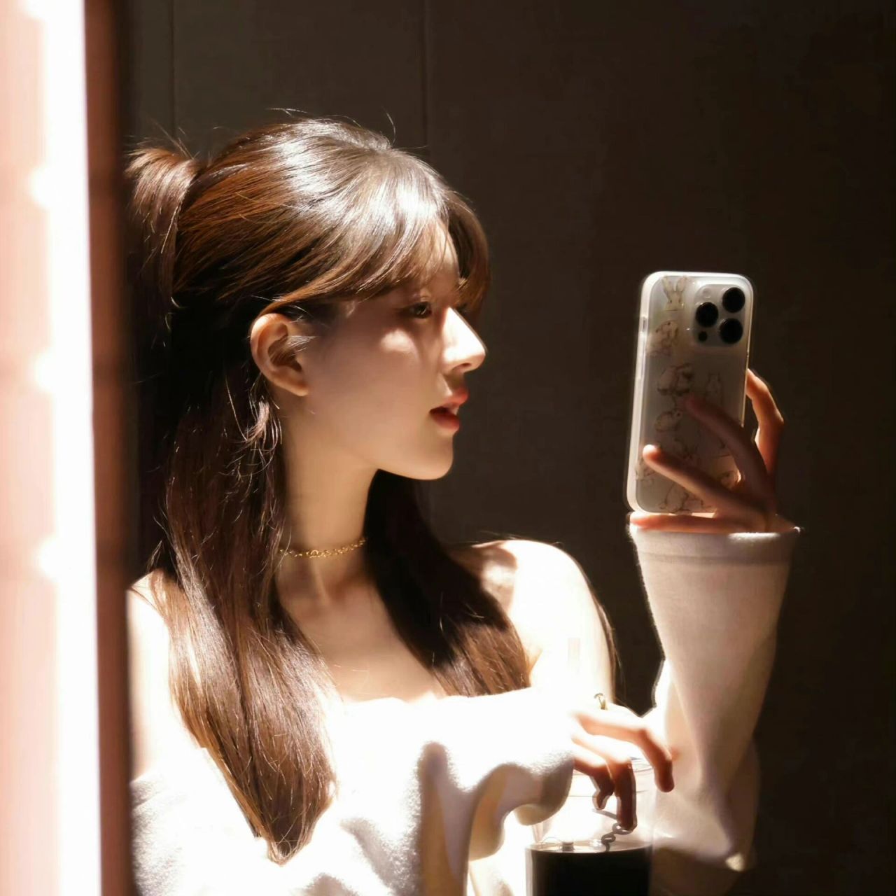 最新赵露思头像 请拿走 每一张都很美腻