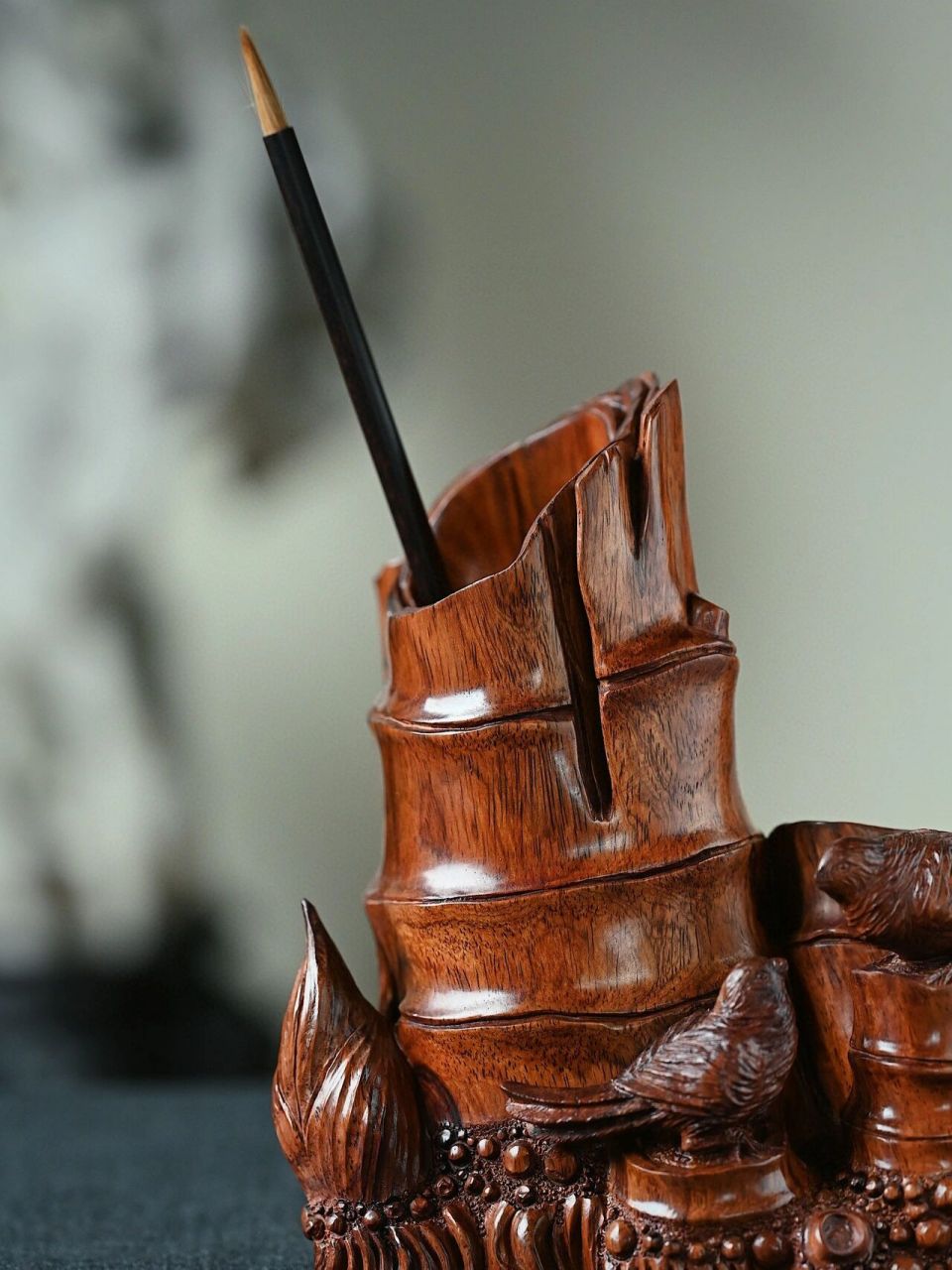 海南黄花梨"竹风"笔筒,摆件 依形巧雕,紫油梨纹理细腻,降香气高雅,小