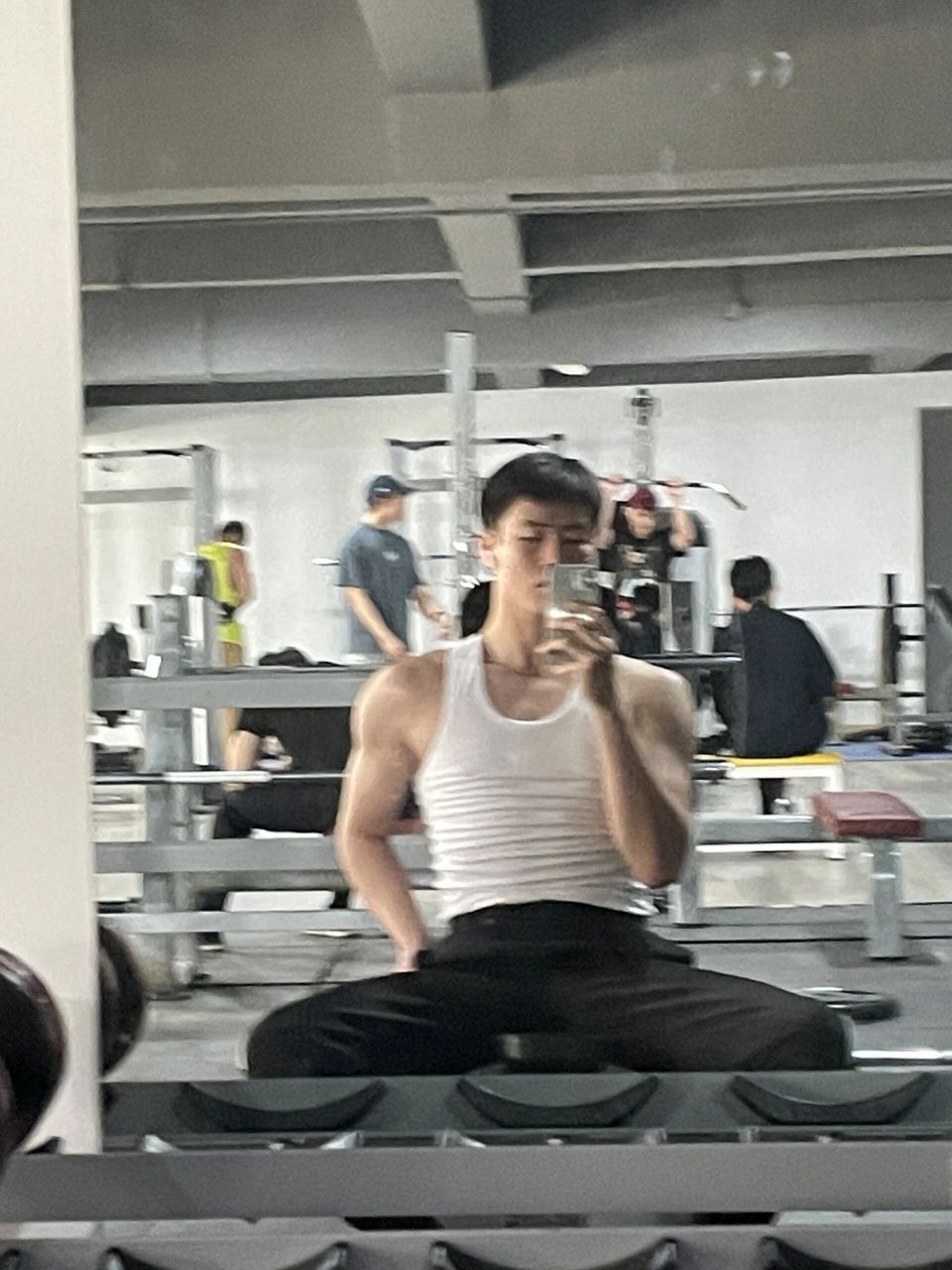 流川枫颜值是真抗打 练成他的身材就够了