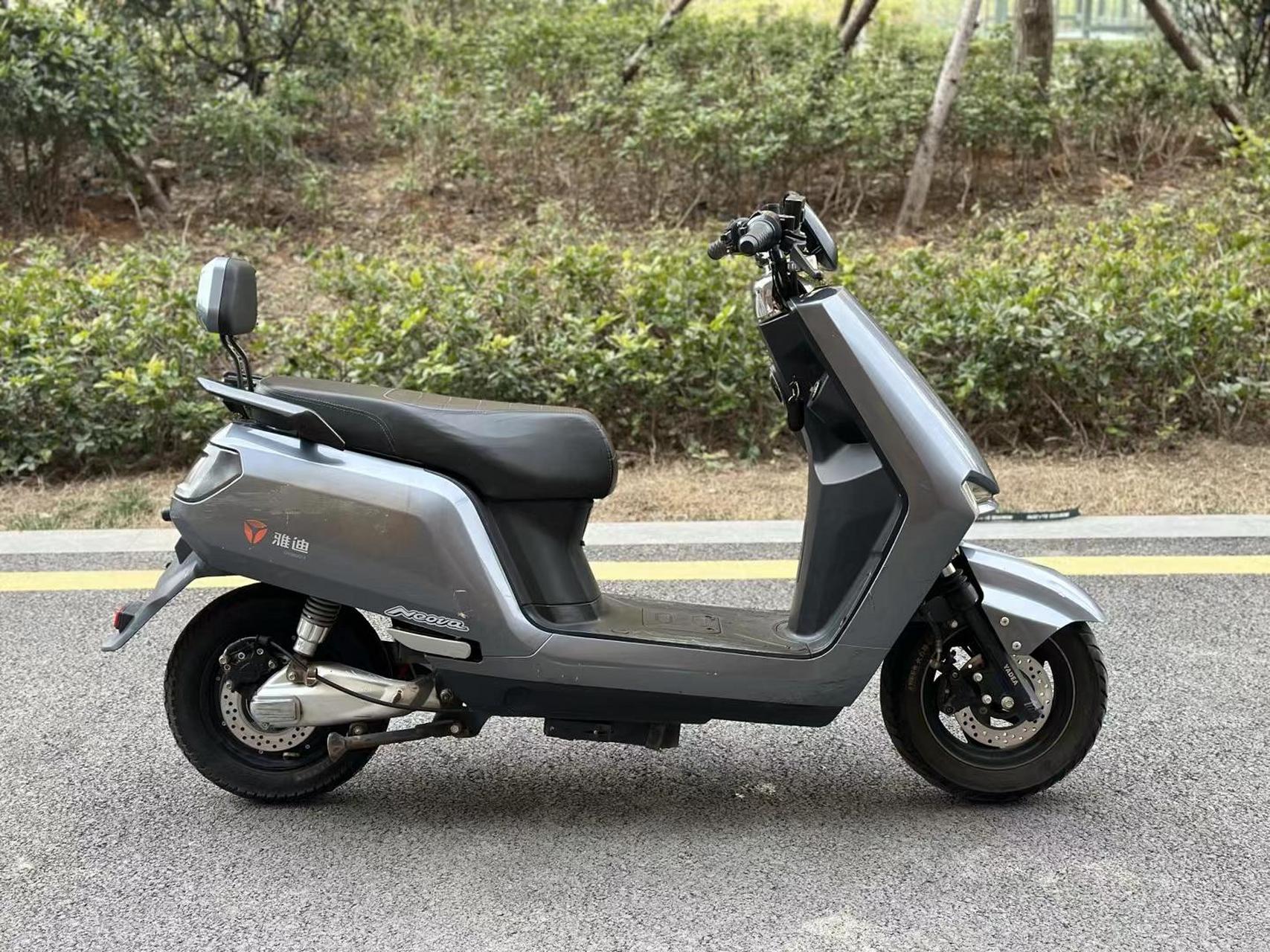 转让雅迪高端博悦二代电动车.前后对置缸碟刹,合金平叉,做工扎实,72v