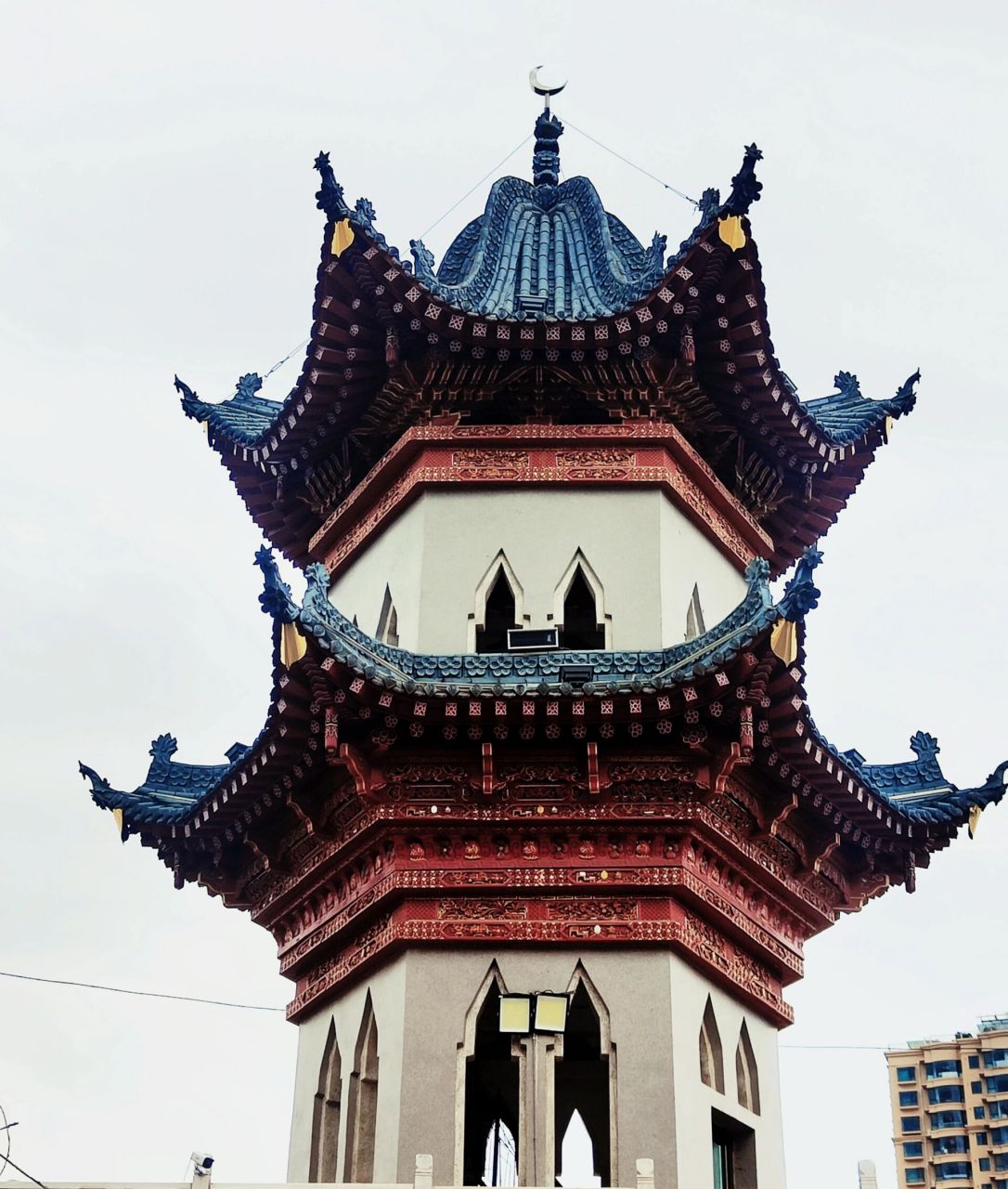 临夏,全世界独一无二的清真寺 临夏,被称为"中国小麦加",处处可见清真