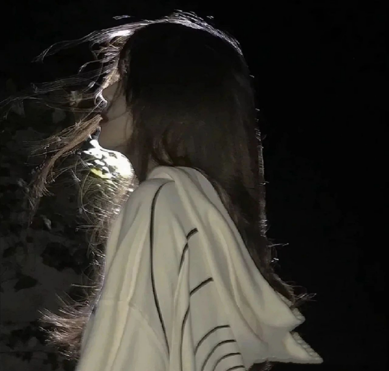 绝望伤心痛苦的女生头像第三期