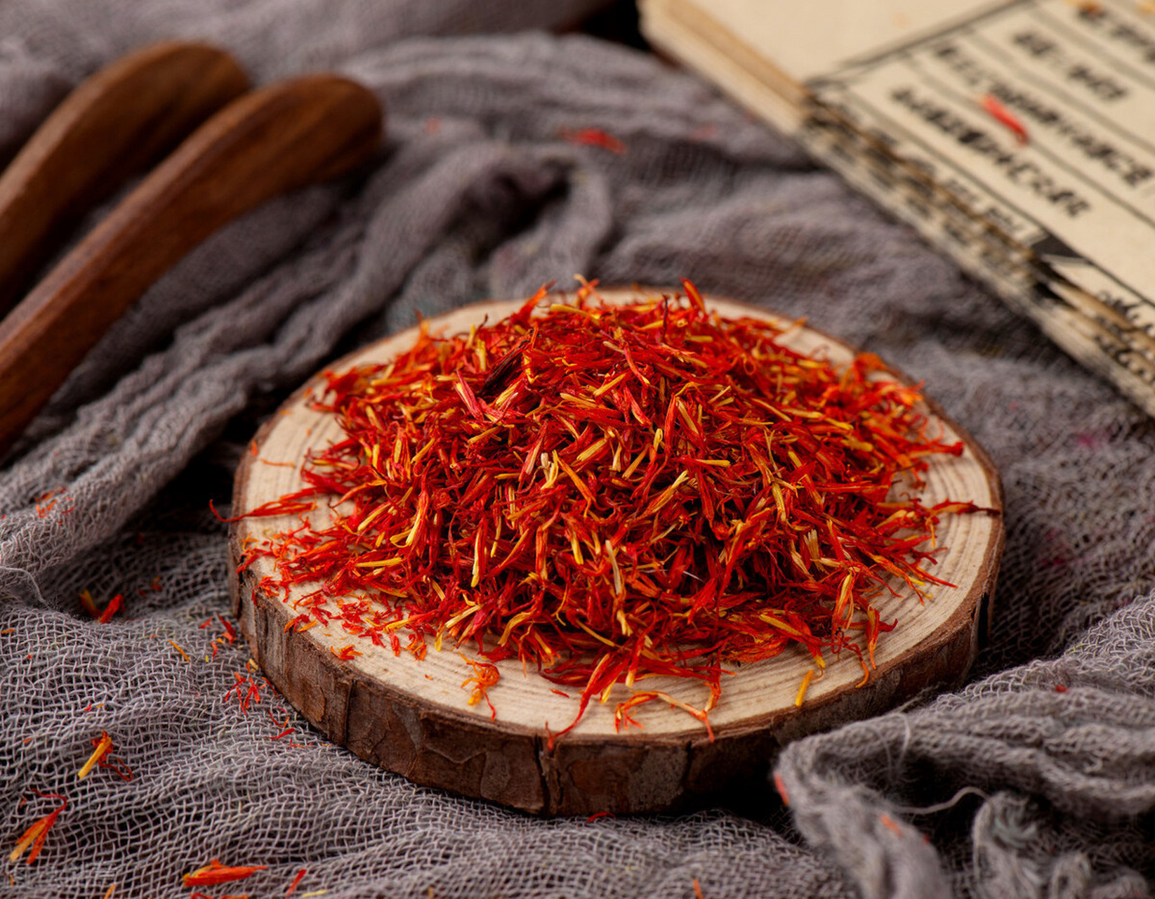 每日懂一味中药——藏红花:护肝肾,抗肿瘤 【藏红花】🌿 藏红花味甘