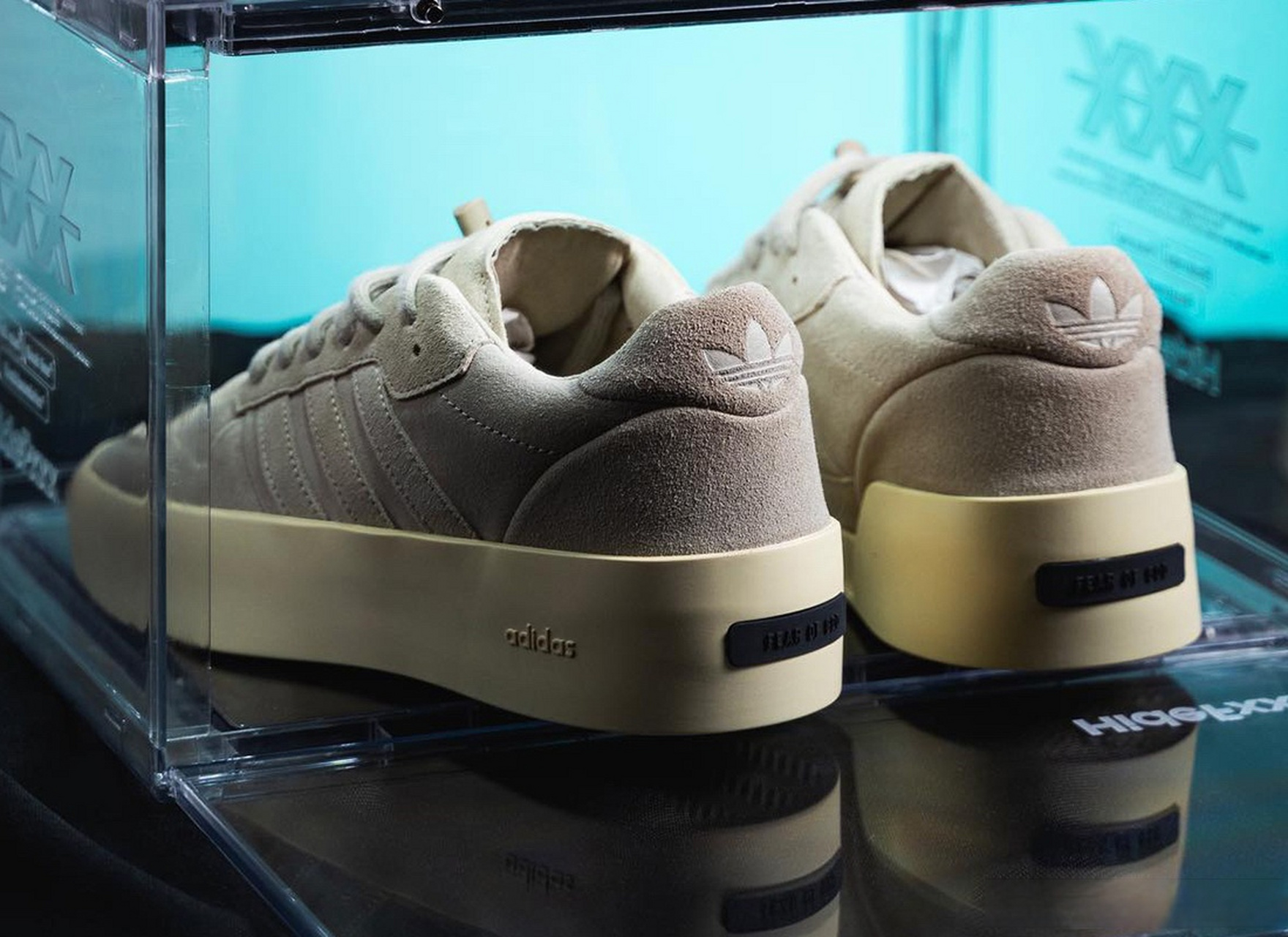 【fear of god x adidas forum 86 lo 谍照公布】  除去推出一些新鞋
