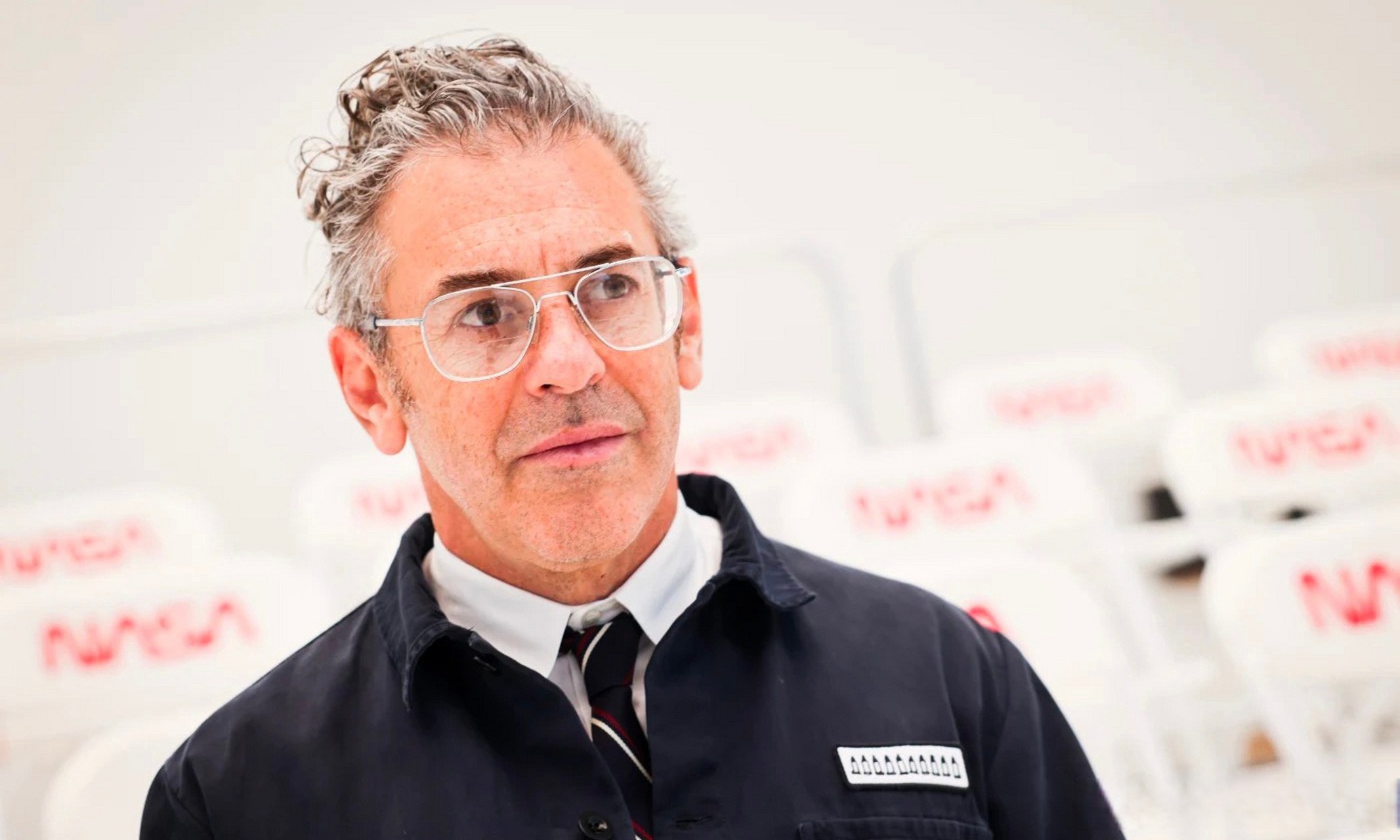 【nike 将中止与 tom sachs 合作】  美国艺术家 tom sachs 最近被