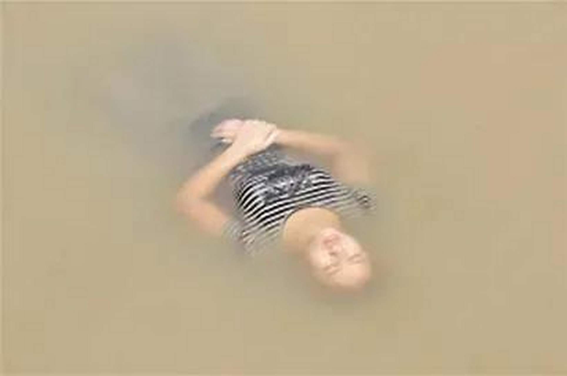 水中的性别差异引发思考】 每年夏天,游泳和意外落水导致的溺亡事件频