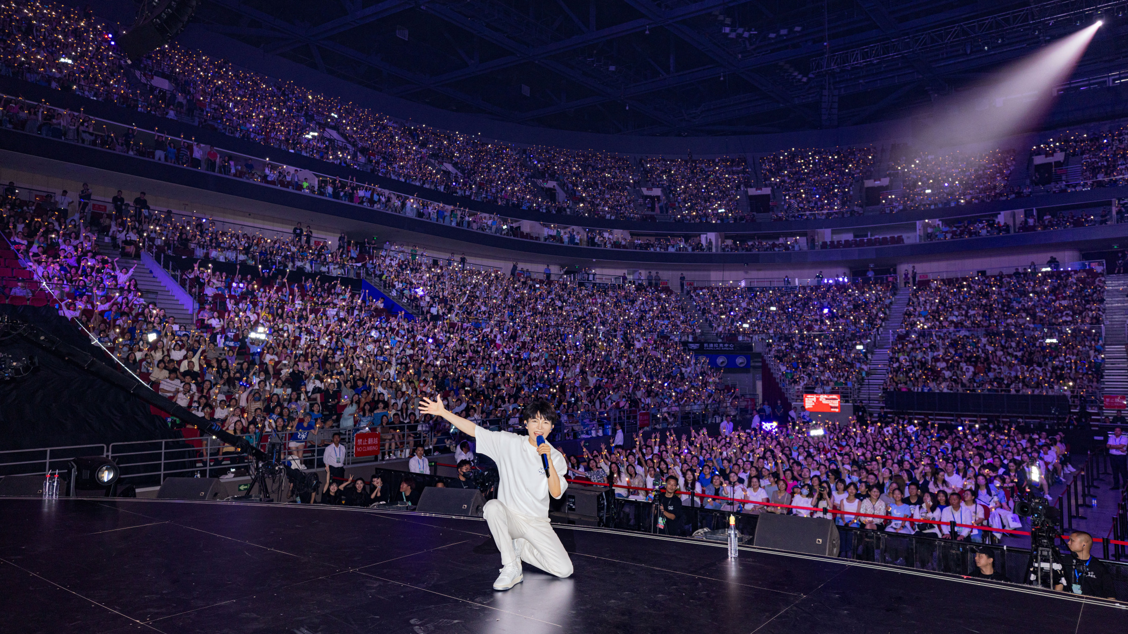 周深# 深深感谢你在[心] 回去注意安全注意安全注意安全!