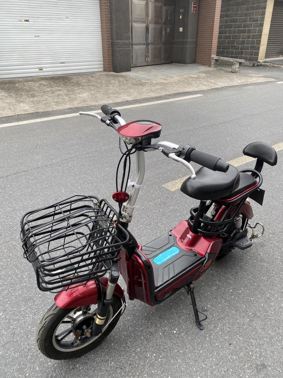 蓝贝品牌电动车48v12全新超威石墨烯电池 续航三40公里 速度快,质量好