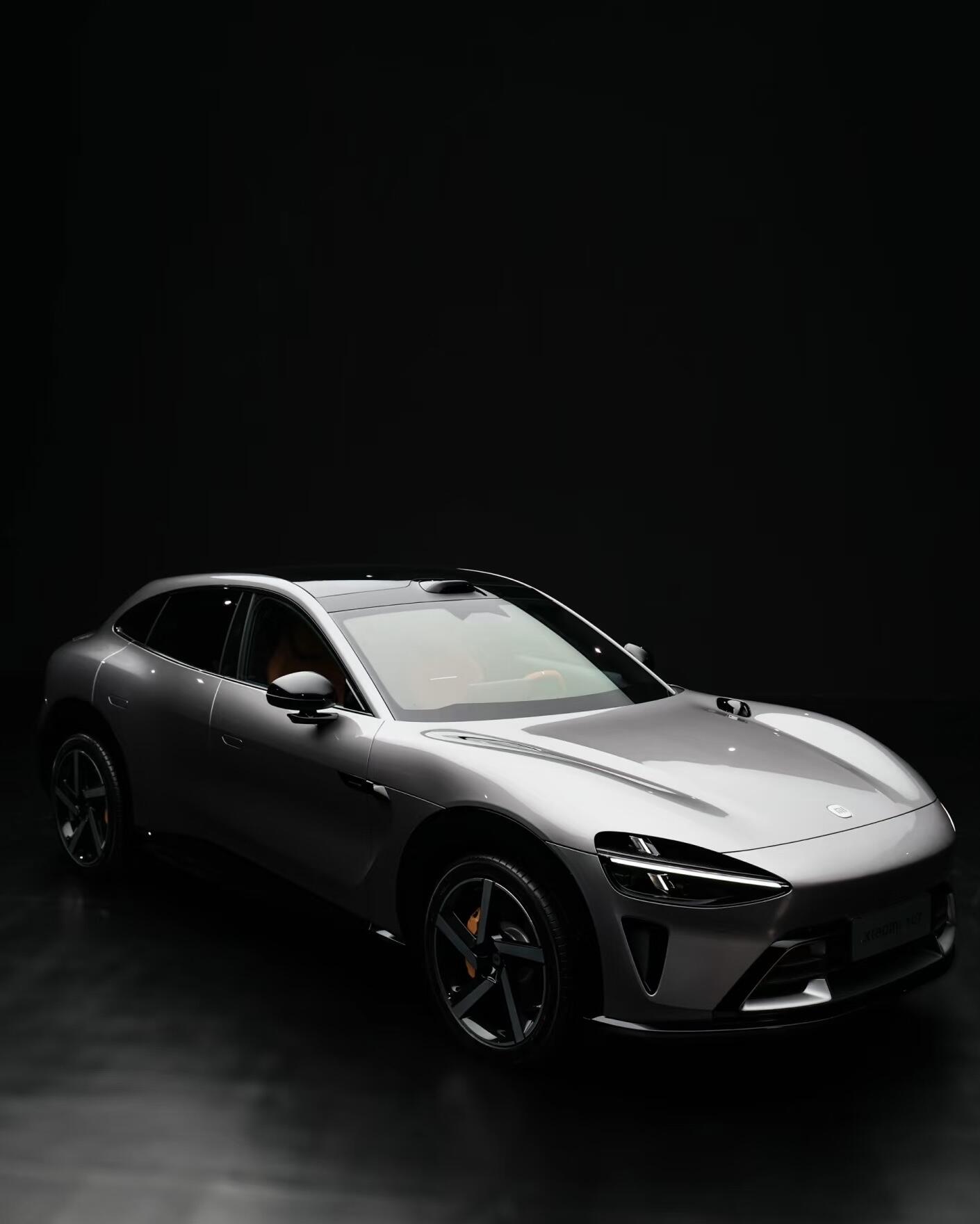 小米yu7真车实拍!钛金属灰好好看