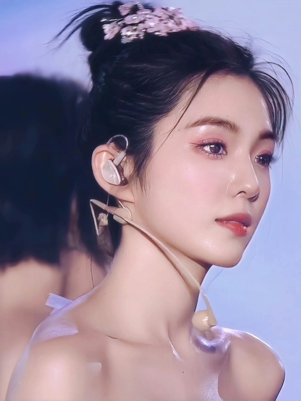 绝了绝了裴姐这侧脸! #神图# #侧脸# #裴珠泫# #演唱会# 更喜欢