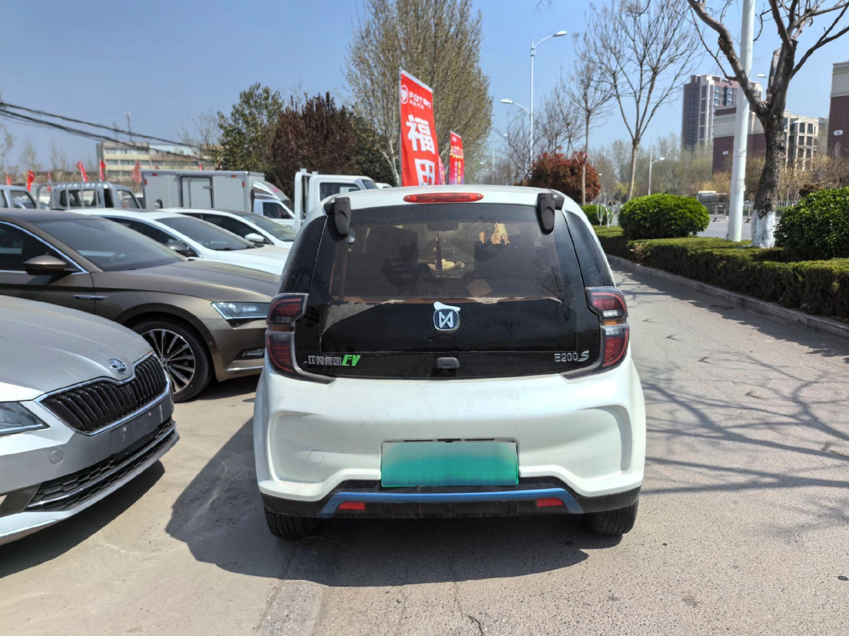 刚刚置换万元新能源小车,17年8月上牌江铃e200,官方续航160,本地一手