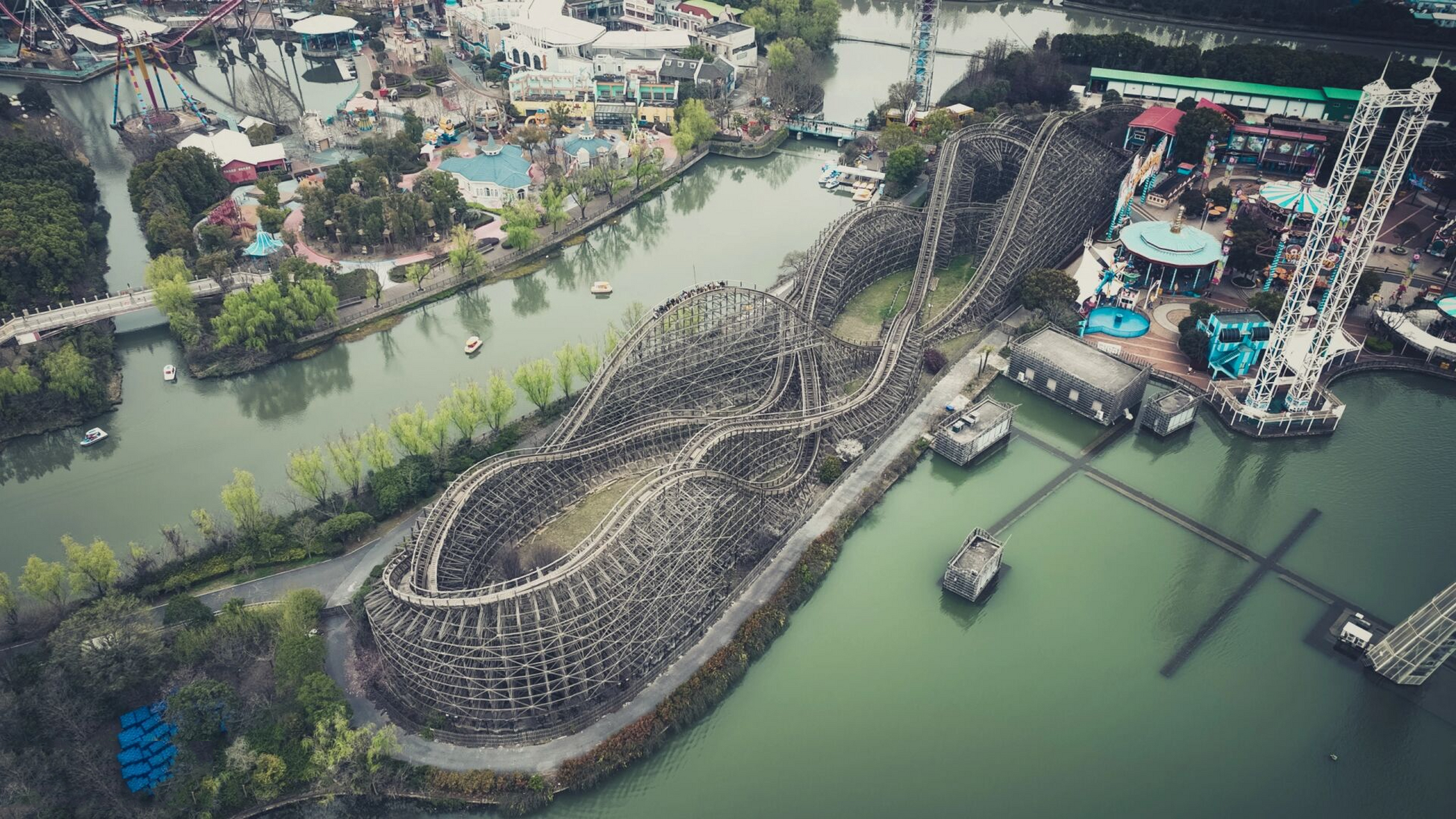 最高"的过山车吧 97上海欢乐谷里藏着个中国最高的过山车"绝顶雄风"