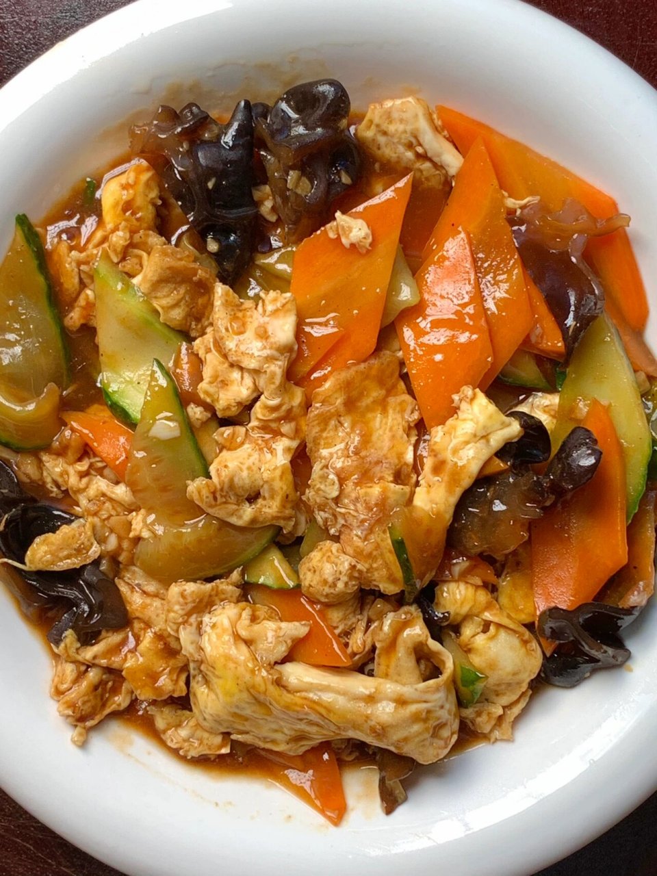 又是一道超级下饭的家常炒菜,家里人都夸 鸡蛋嫩滑入味,配菜脆脆哪圹