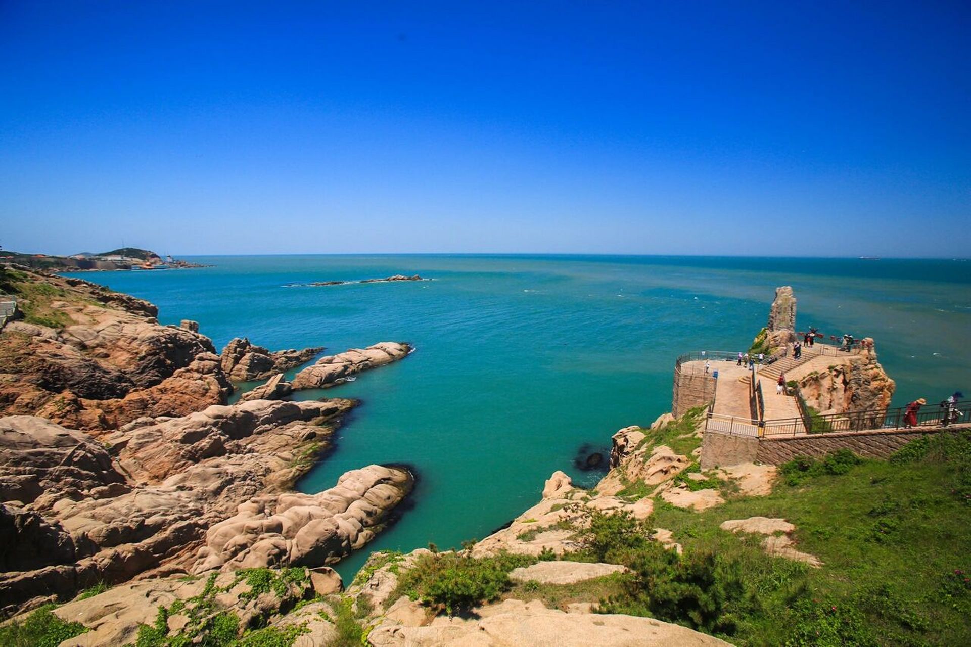 成山头风景区位于胶东半岛荣成成山山脉.