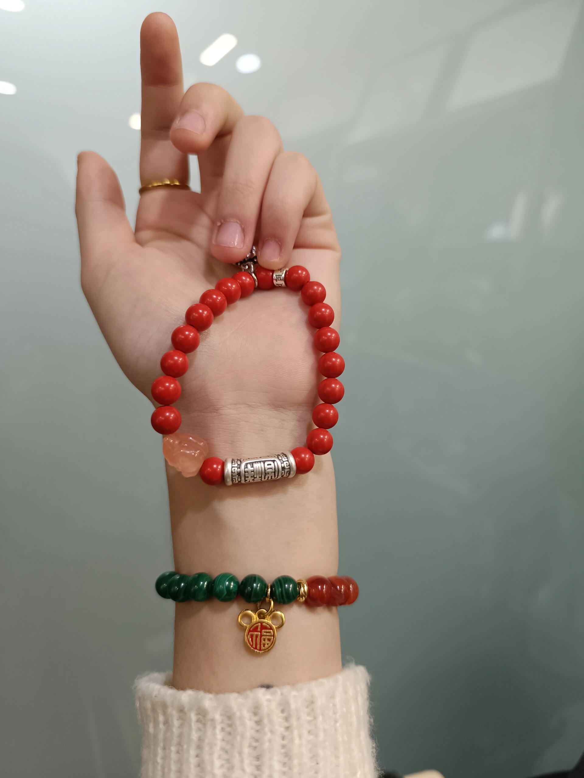 生肖虎戴什么饰物增加运势(生肖虎戴什么首饰)