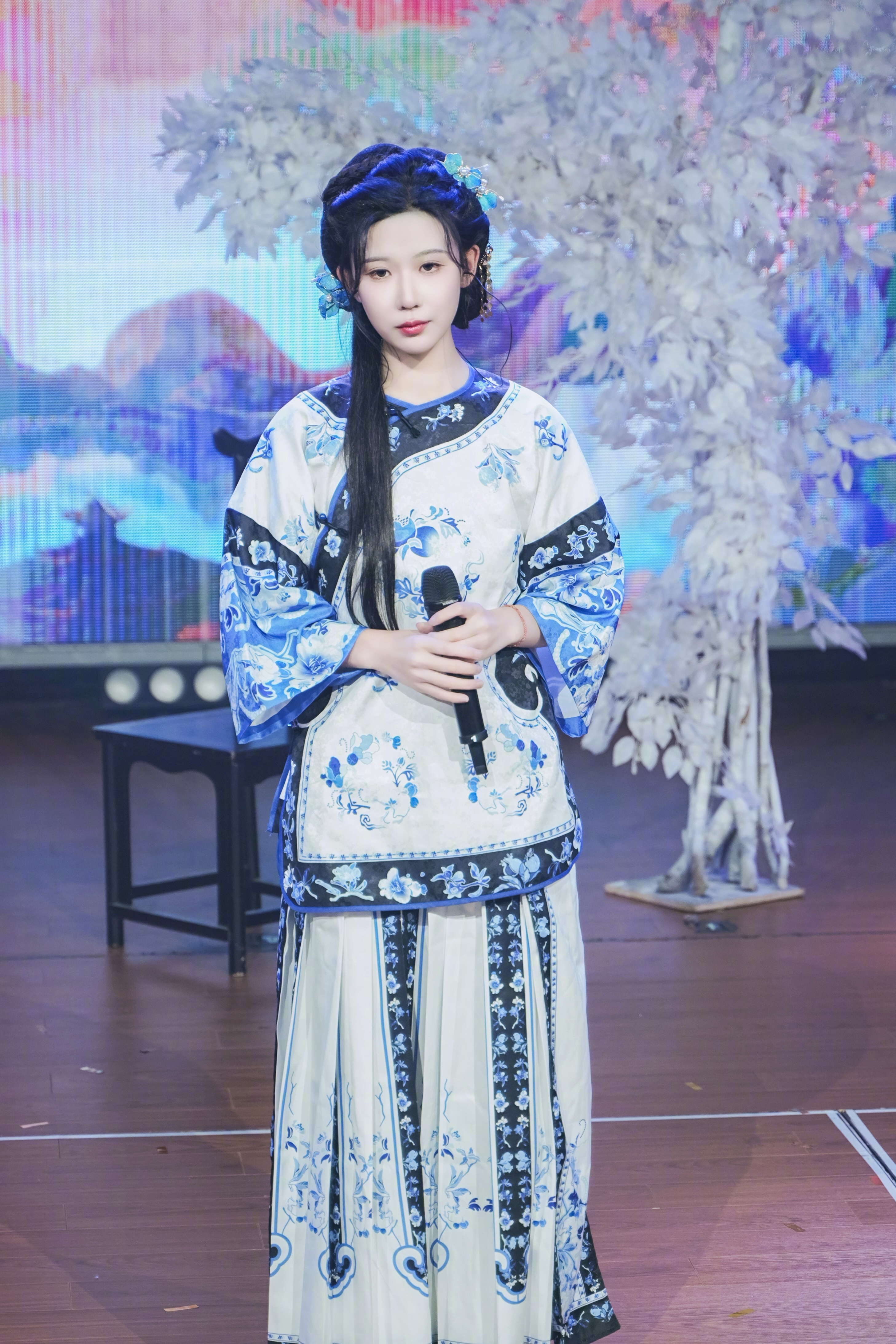 闫娜SNH48年龄图片