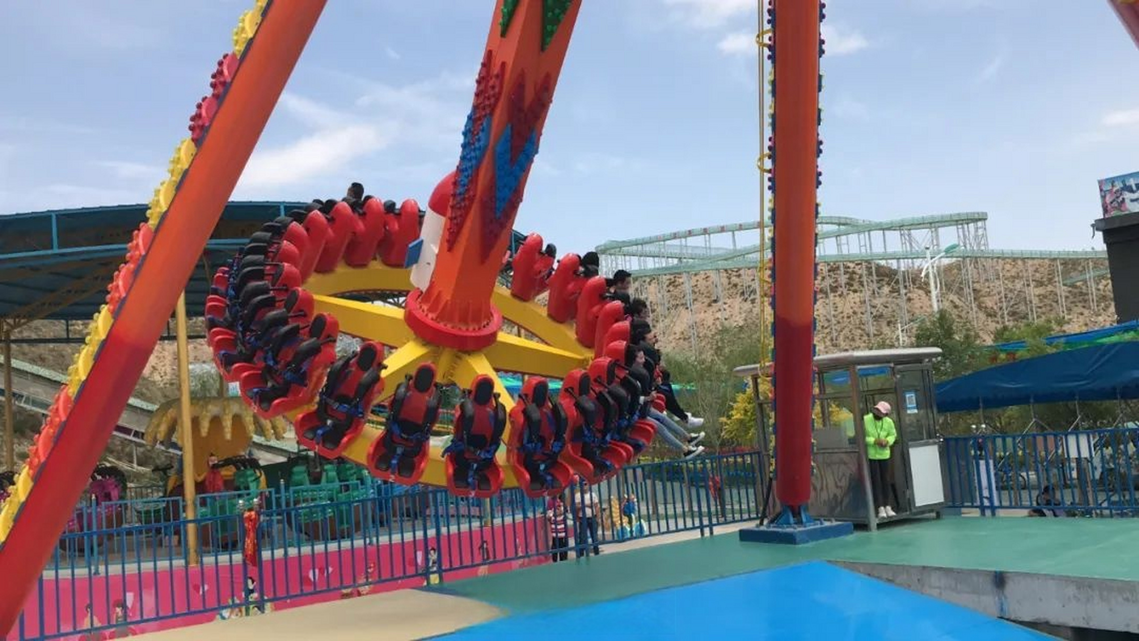 一年一度的塔儿湾滑雪季于2023年12月25日开业.